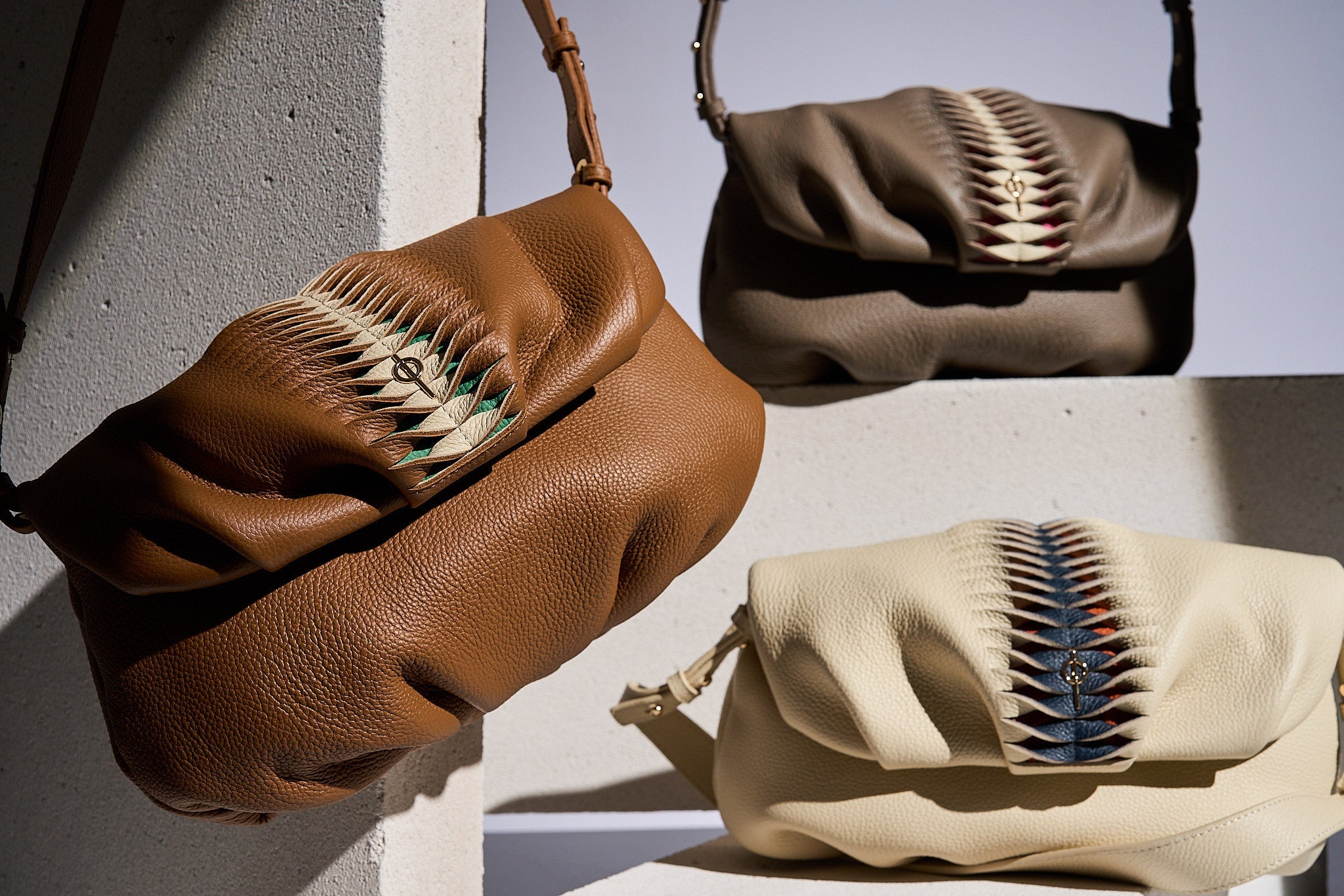 Otrera-Leda Hera Tan-Clutch-7-Milagron.com