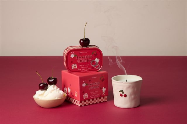 Paddywax Bistro Smoked Cherry Printed Tin Candle - Vanilya & Paçuli 127 Gr Mum
