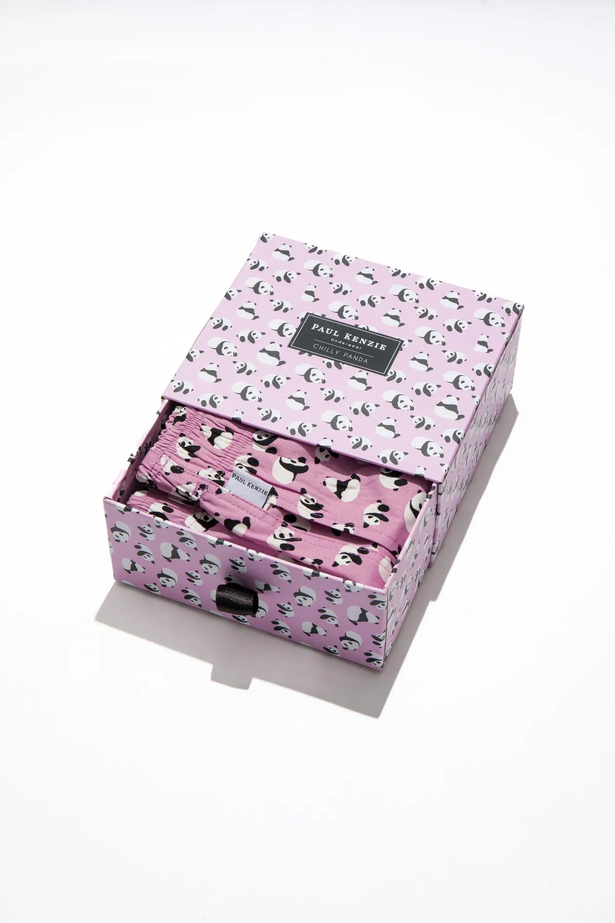 Paul Kenzie-Desenli Kadın Ev Şort – Chill Space Collection – Chilly Panda-Ev Şort-2-Milagron.com