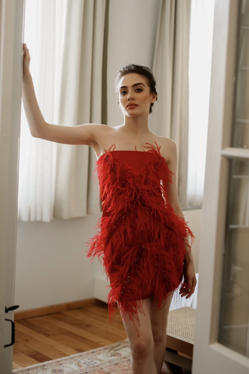 Pelia-Rebecca Kuştüylü Taş İşlemeli Kırmızı Mini Elbise-Elbise-2-Milagron.com