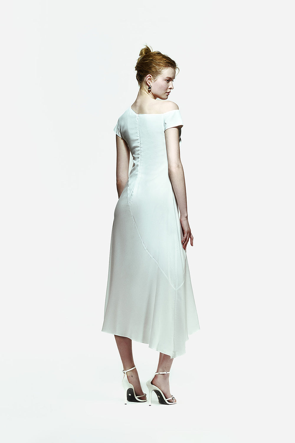 Peploum-Ama Drapped Dress In White-Elbise-4-Milagron.com