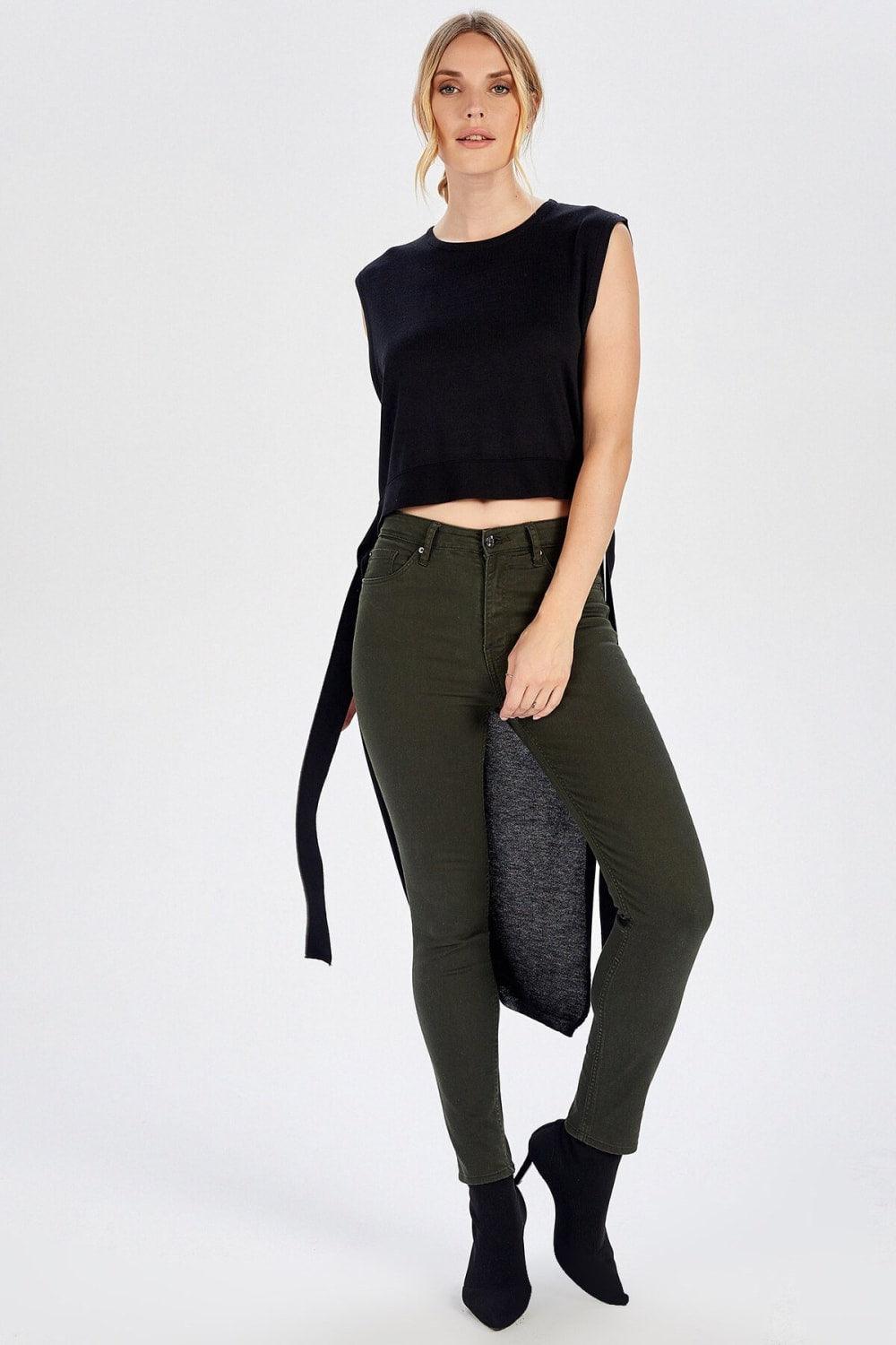 Peraluna-Arkası Uzun Kemerli Kolsuz Kadın Triko Bluz-Kazak & Triko-8-Milagron.com