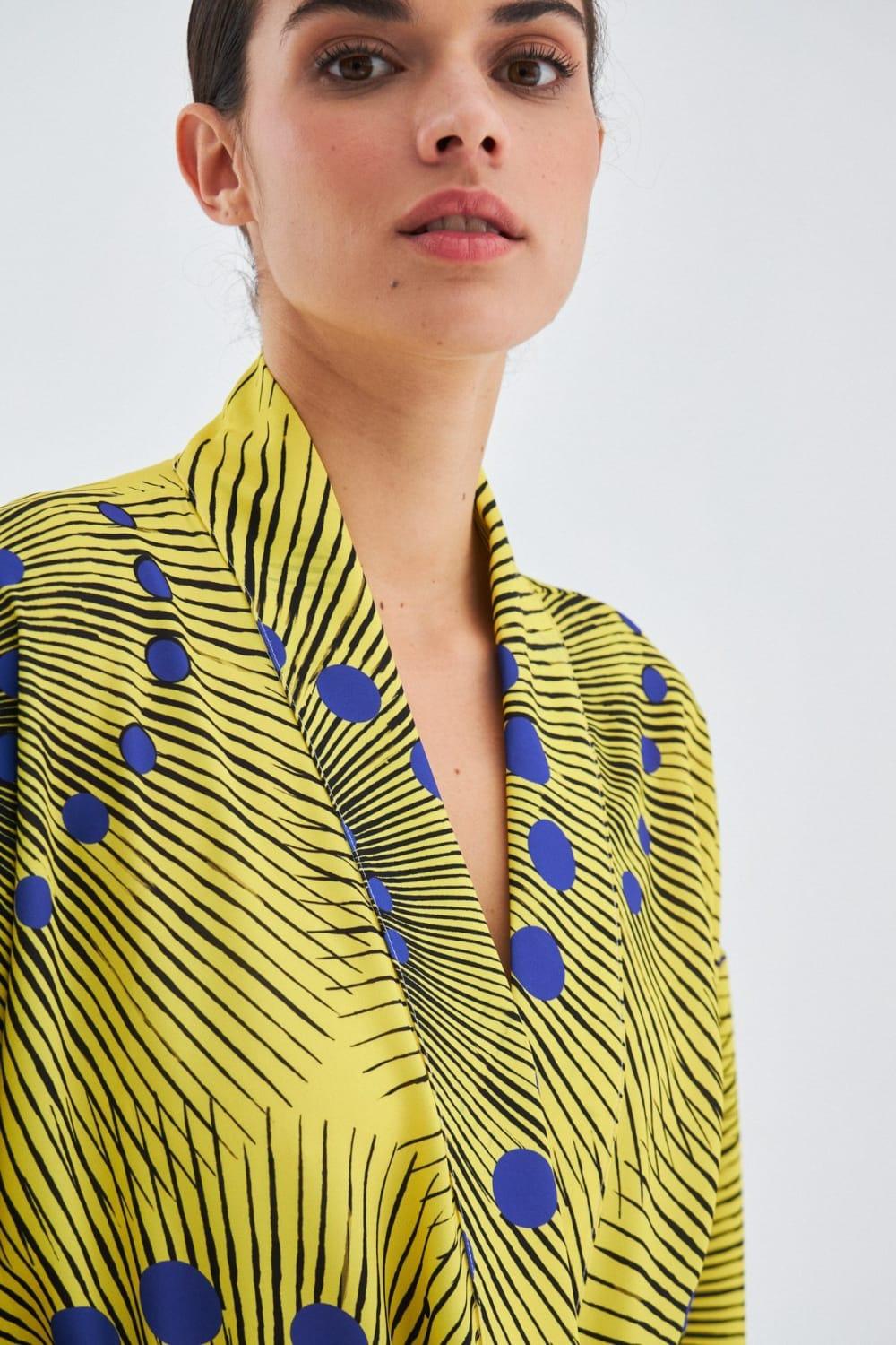 Peraluna-Aura Geometrik Desenli Diz Hizası Saten Kadın Kimono-Kimono-5-Milagron.com