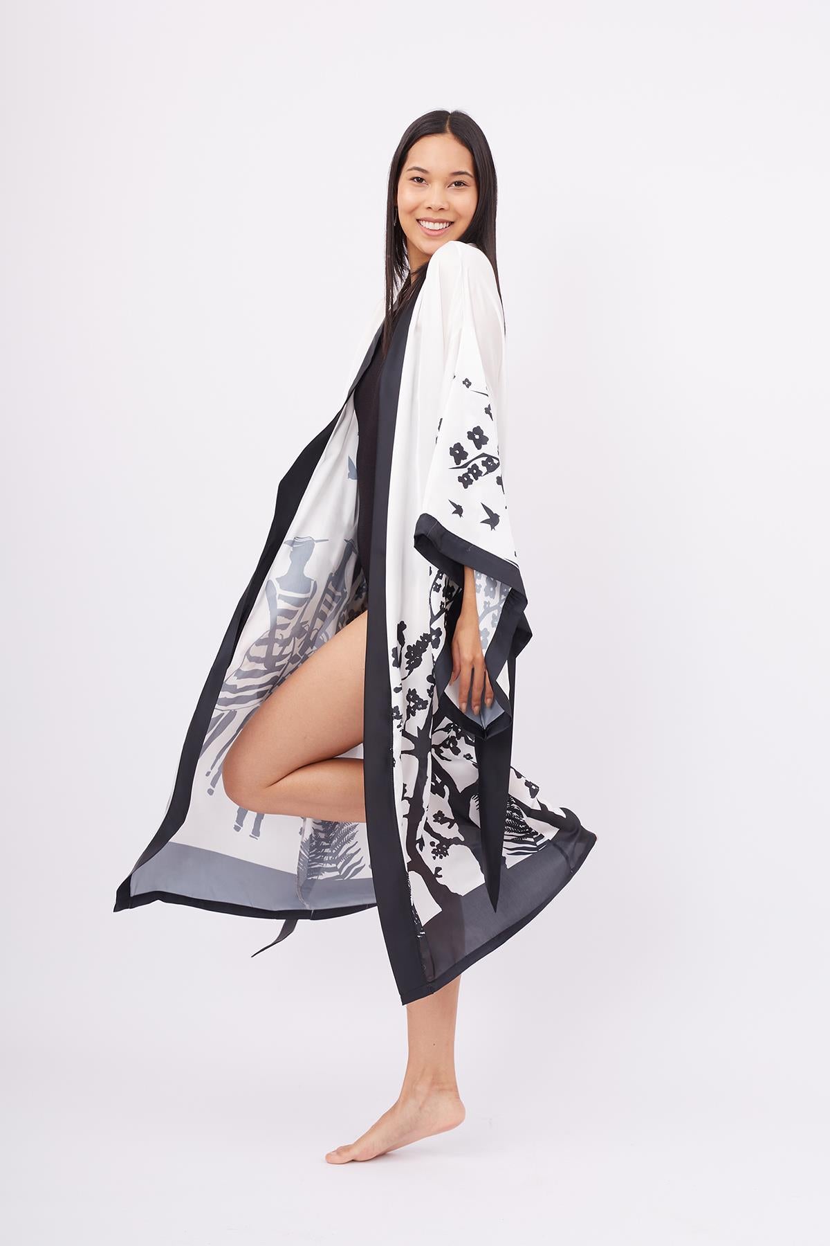 Peraluna-Beach Girls Long Kimono Kadınlar Ve Sakura Baskılı Uzun Saten Kadın Kimono Siyah Beyaz-Kimono-5-Milagron.com