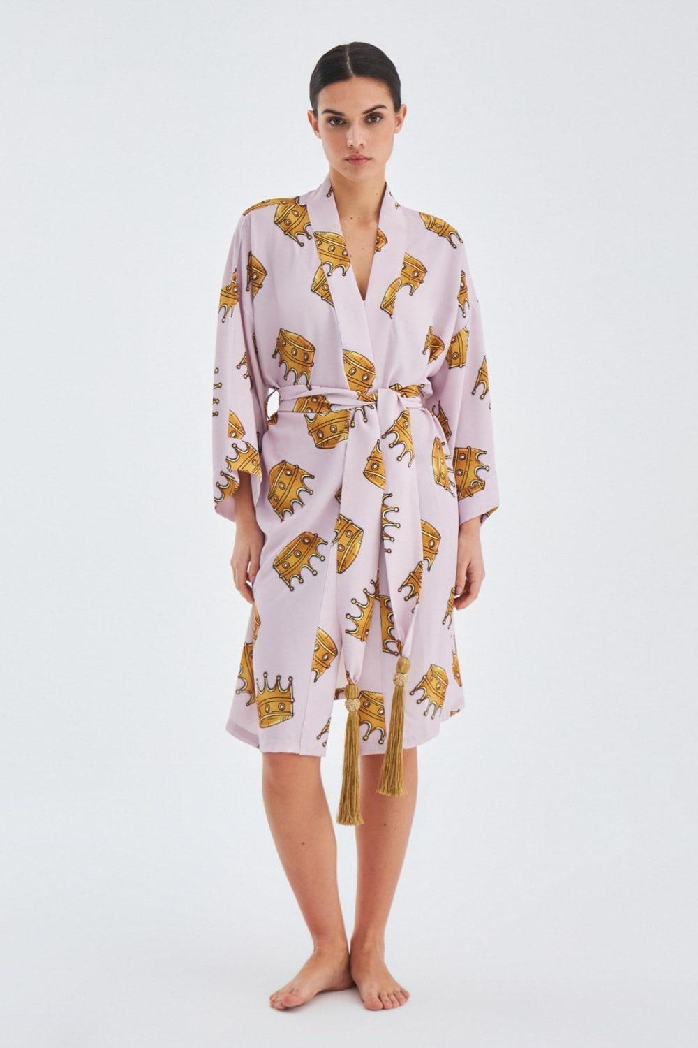 Peraluna-Crown Kral Tacı Desenli Diz Altı Saten Kadın Kimono-Kimono-2-Milagron.com