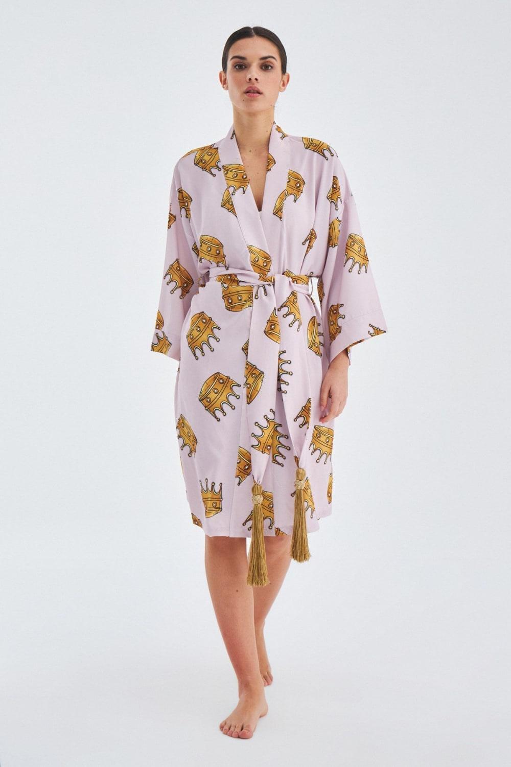 Peraluna-Crown Kral Tacı Desenli Diz Altı Saten Kadın Kimono-Kimono-4-Milagron.com