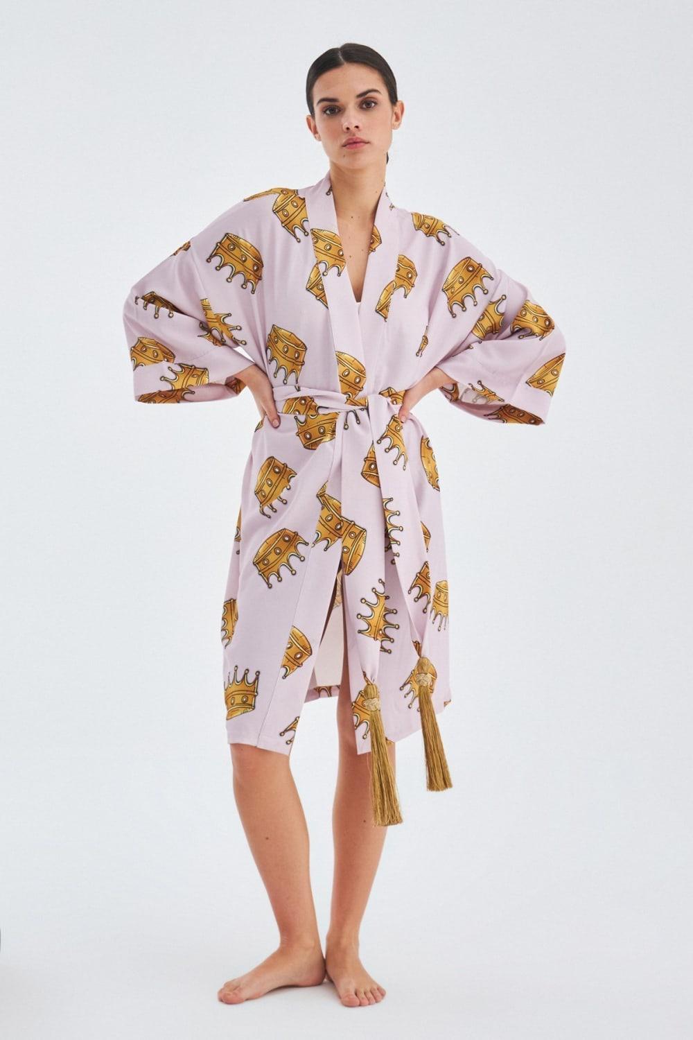 Peraluna-Crown Kral Tacı Desenli Diz Altı Saten Kadın Kimono-Kimono-5-Milagron.com