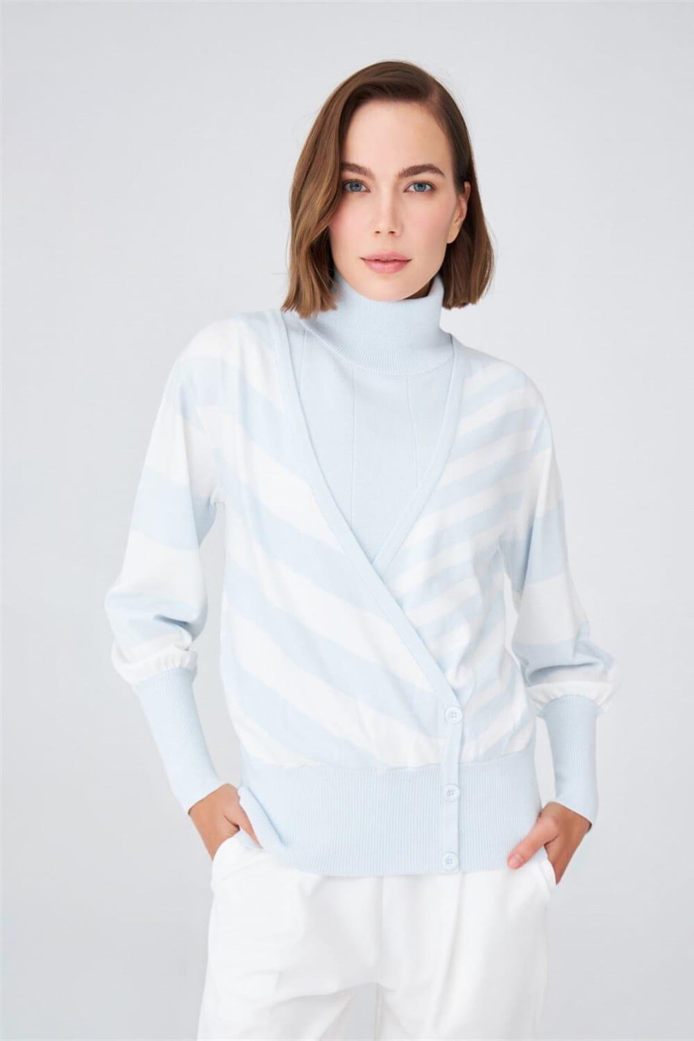 Peraluna-Derin Yaka Dökümlü Kolları Büzgülü Kadın Triko Kazak-Kazak & Triko-10-Milagron.com