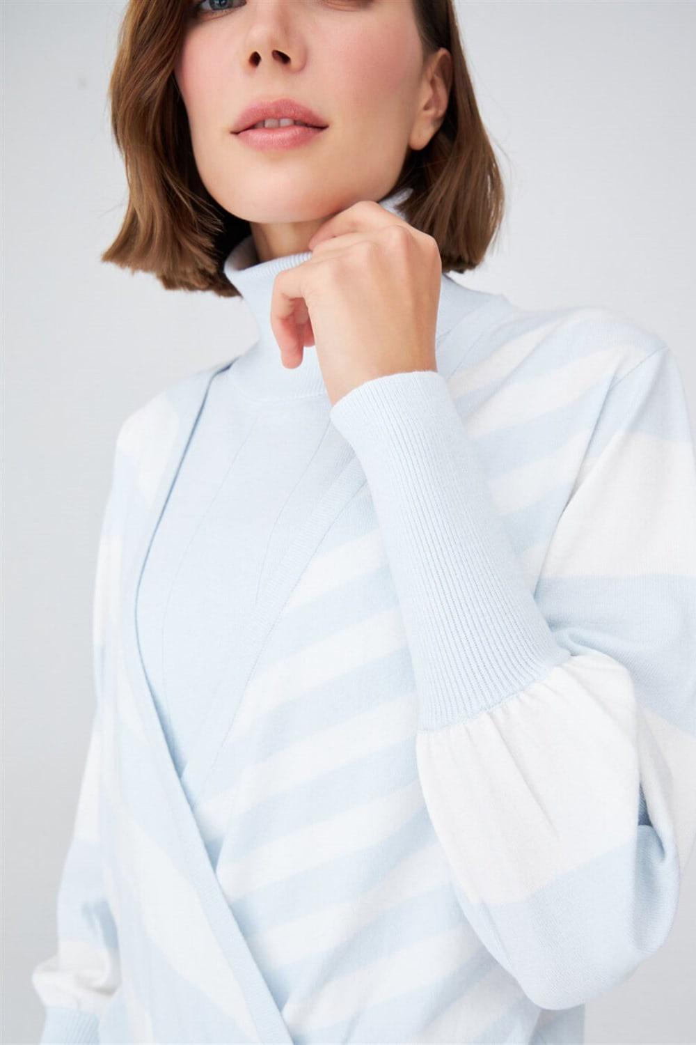 Peraluna-Derin Yaka Dökümlü Kolları Büzgülü Kadın Triko Kazak-Kazak & Triko-11-Milagron.com