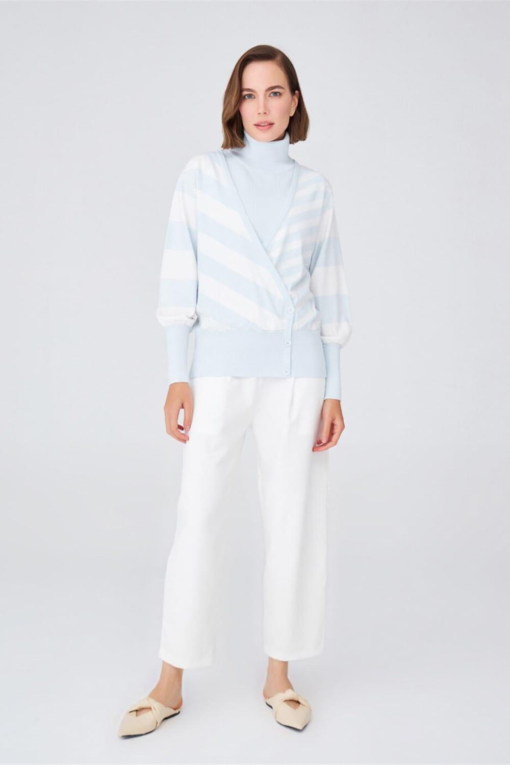 Peraluna-Derin Yaka Dökümlü Kolları Büzgülü Kadın Triko Kazak-Kazak & Triko-8-Milagron.com