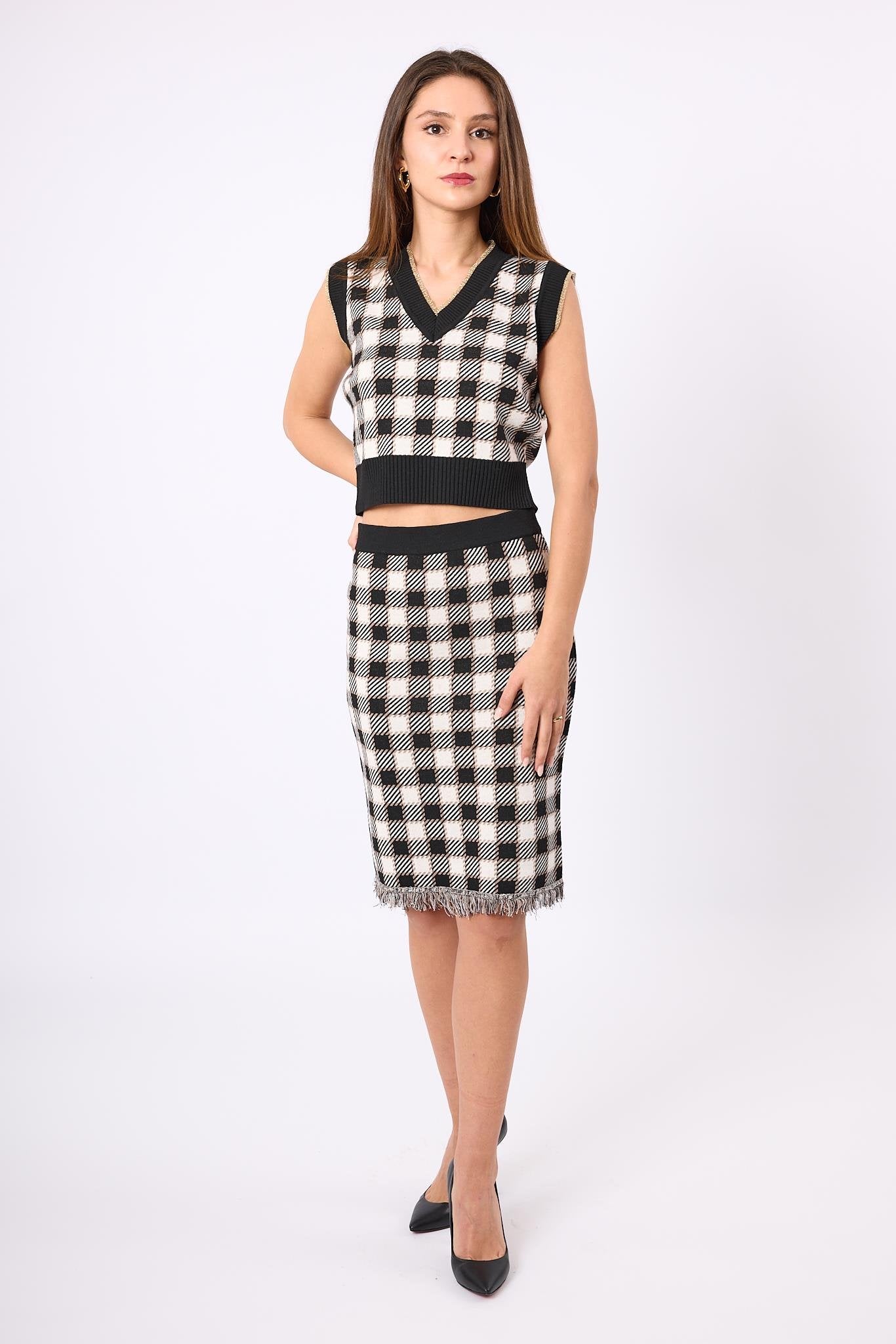 Peraluna-Diana Pötikare Kadın Diz Üstü Triko Etek Siyah/Ekru-Etek-4-Milagron.com