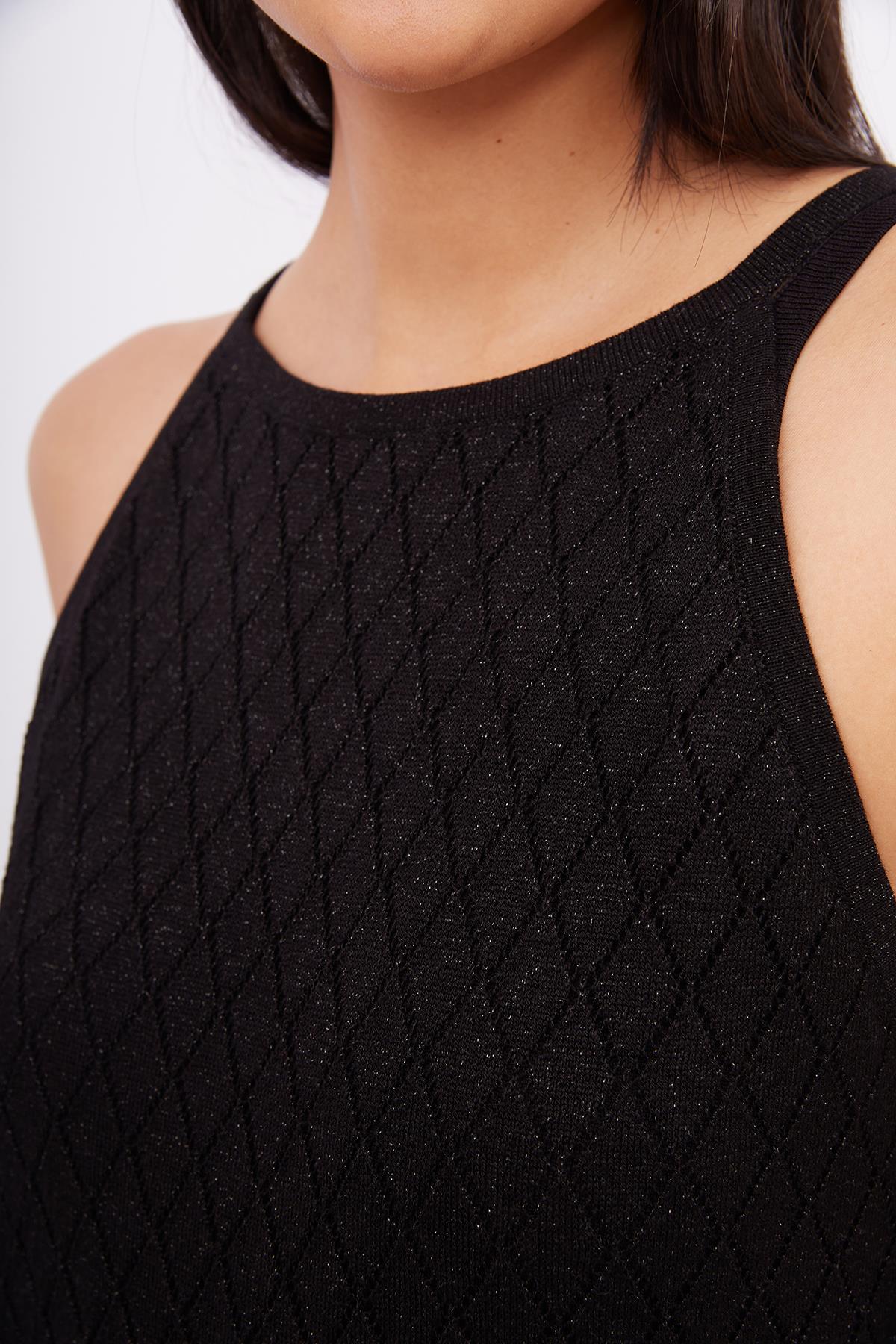 Peraluna-Evelien Dress Ajur Örgü Dar Kesim Halter Yaka Arkası Bağcıklı Uzun Kadın Triko Elbise-Elbise-4-Milagron.com