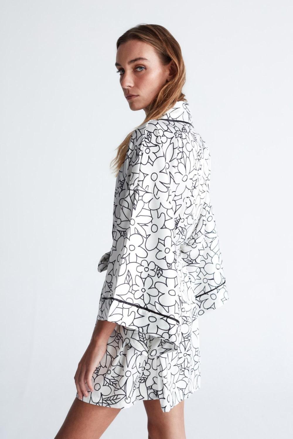 Peraluna-Freesia Kimono 82 cm Çiçek Desen Mini Boy Kemerli Saten Kadın Kimono-Kimono-6-Milagron.com