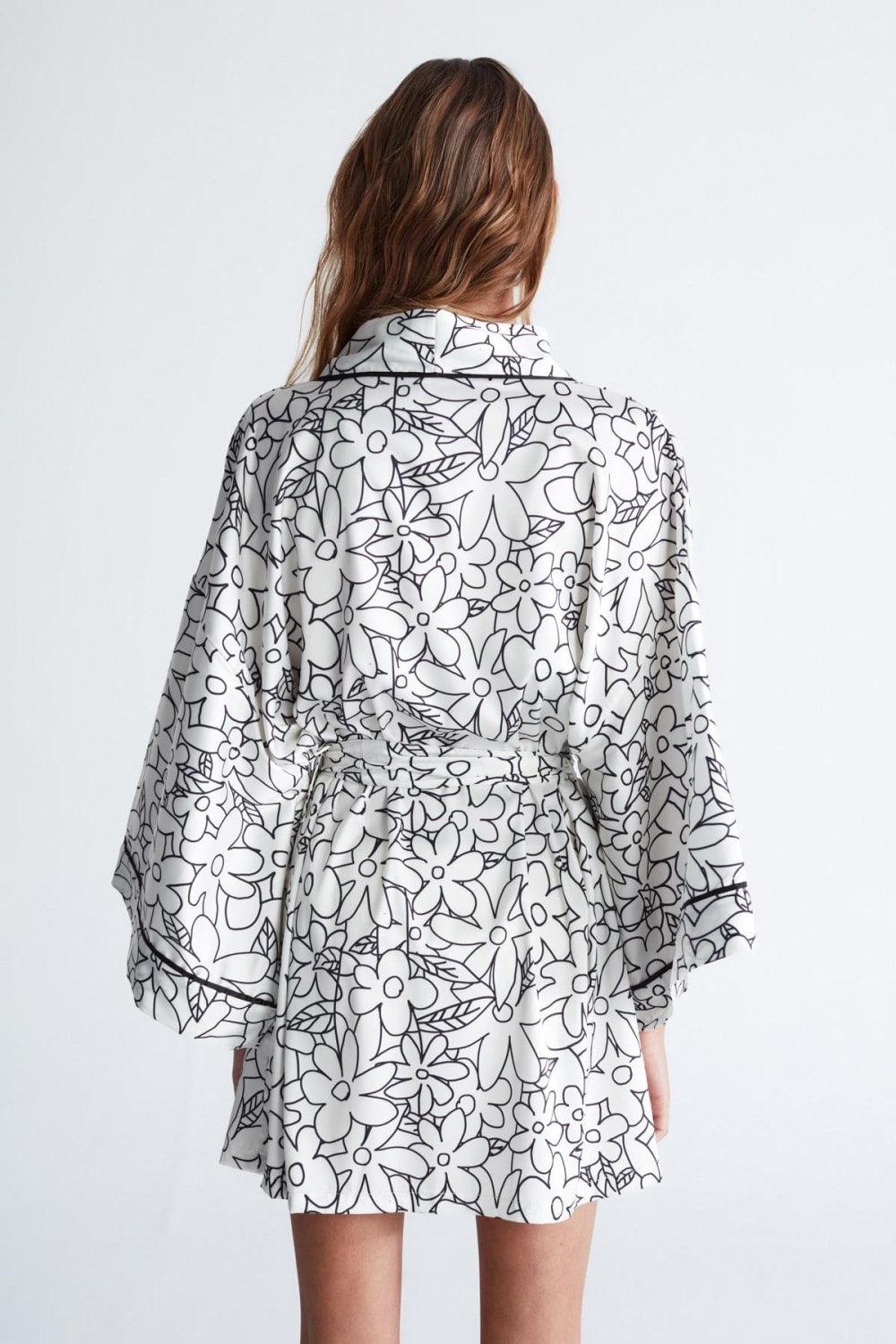 Peraluna-Freesia Kimono 82 cm Çiçek Desen Mini Boy Kemerli Saten Kadın Kimono-Kimono-8-Milagron.com