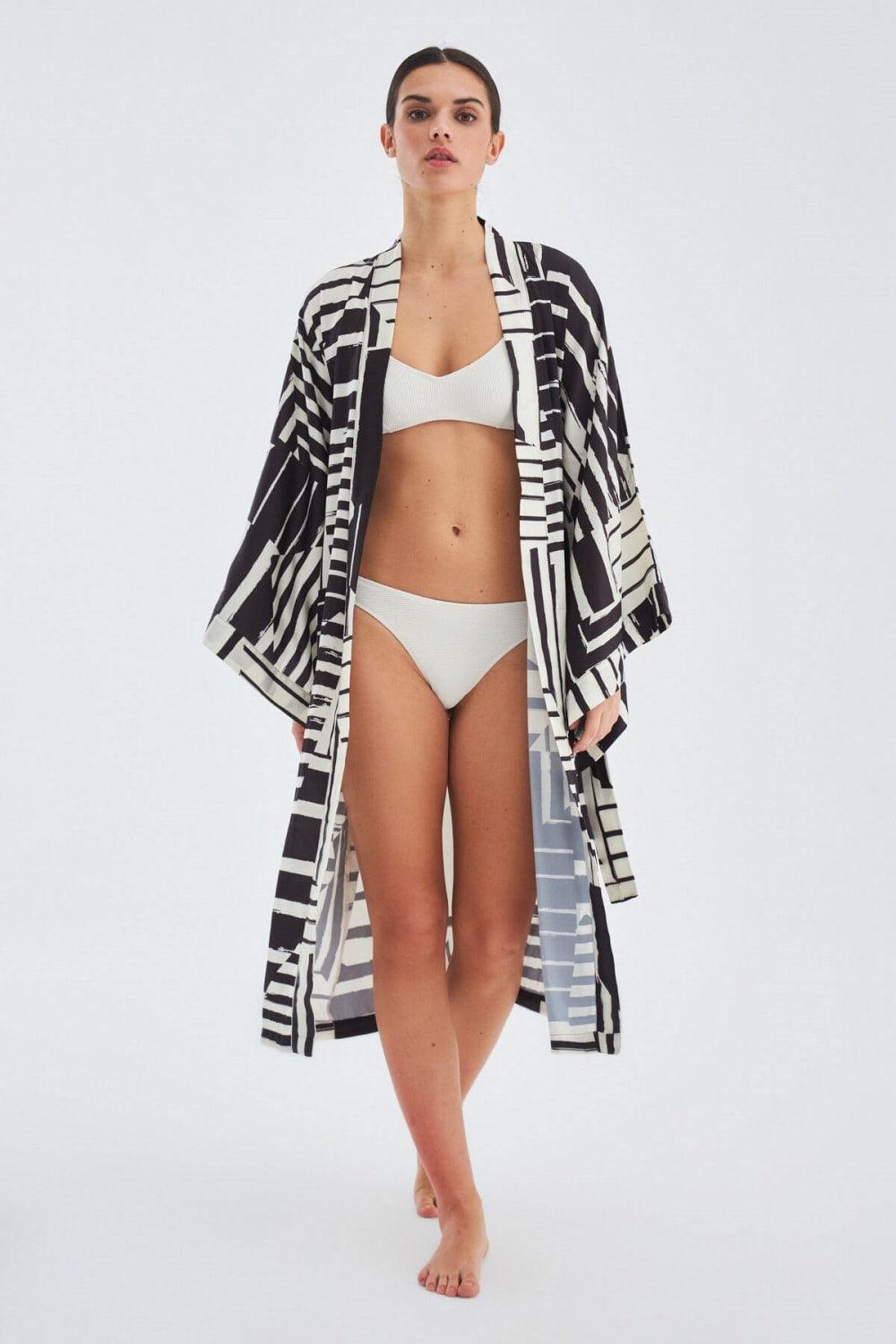 Peraluna-Hanita Geometrik Desenli 120 Cm Saten Yazlık Kadın Kimono-Kimono-2-Milagron.com