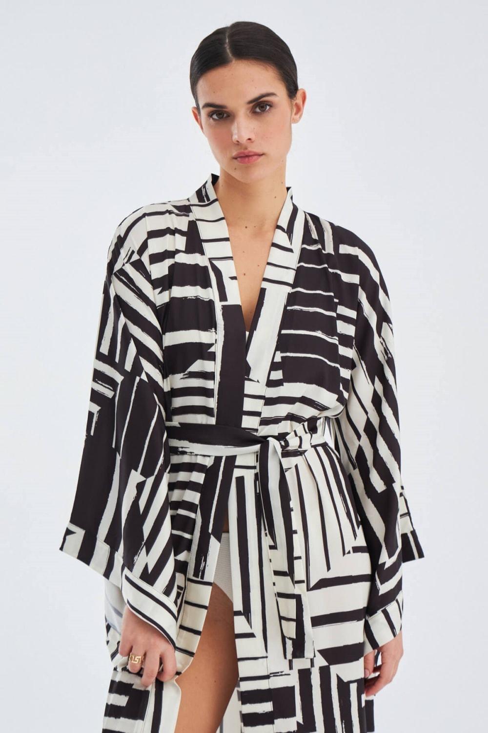 Peraluna-Hanita Geometrik Desenli 120 Cm Saten Yazlık Kadın Kimono-Kimono-4-Milagron.com