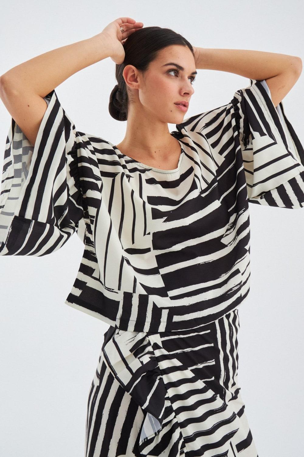 Peraluna-Hanita Geometrik Desenli Bol Kesim Mat Dokulu Yazlık Kadın Bluz-Bluz-3-Milagron.com