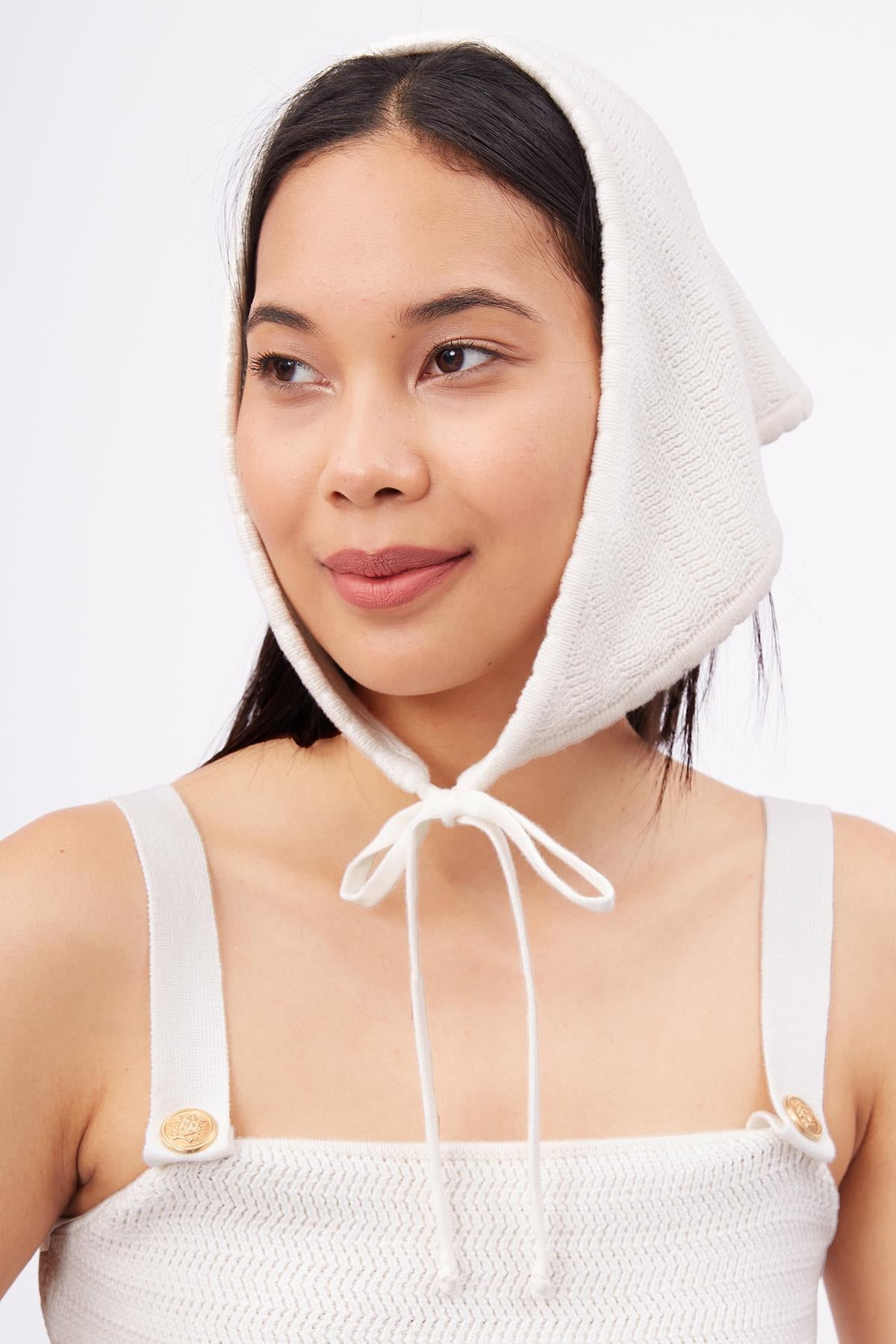 Peraluna-Iris Scarfe Balık Sırtı Örgü Detaylı Bağcıklı Kadın Triko Eşarp Ekru-Eşarp-5-Milagron.com
