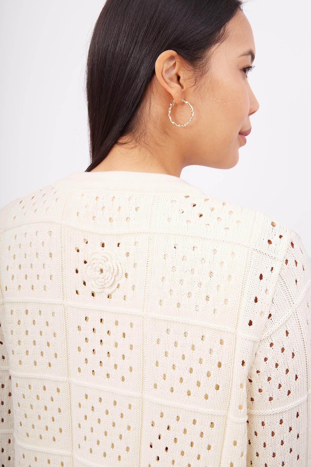 Peraluna-Isabel Cardi̇gan Ajur örgü El Yapımı Broş Detaylı Düz Kesim Kadın Triko Hırka Ekru-Kazak & Triko-4-Milagron.com