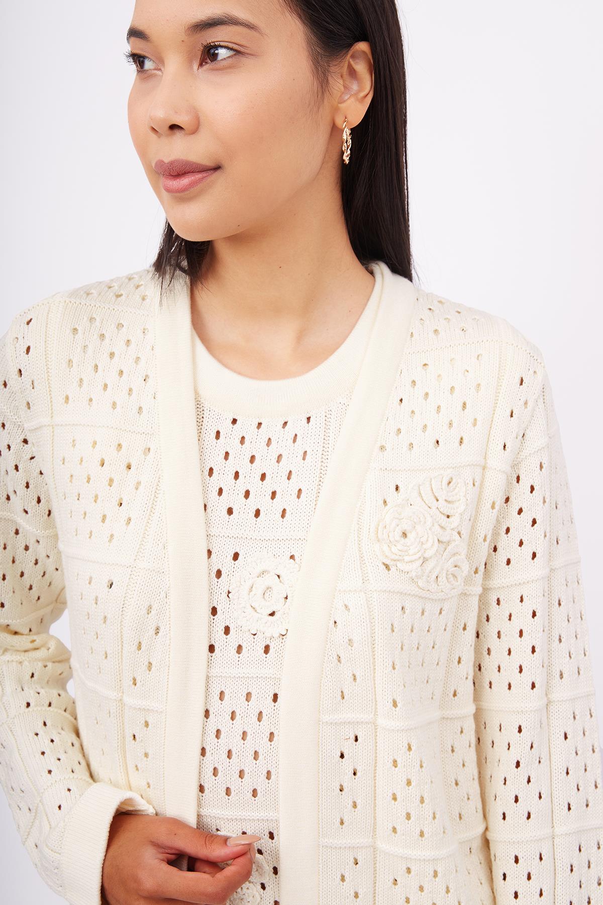 Peraluna-Isabel Cardi̇gan Ajur örgü El Yapımı Broş Detaylı Düz Kesim Kadın Triko Hırka Ekru-Kazak & Triko-5-Milagron.com