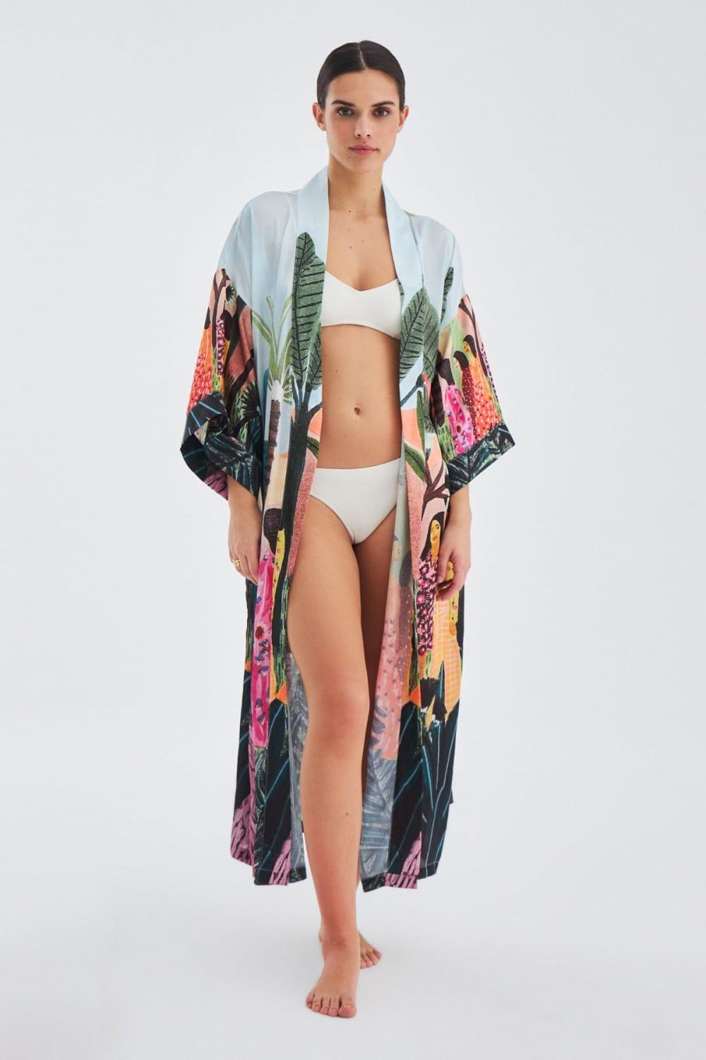 Peraluna-Kauri̇ Tropik Desenli Bilek Hizası Saten Kadın Kimono-Kimono-2-Milagron.com