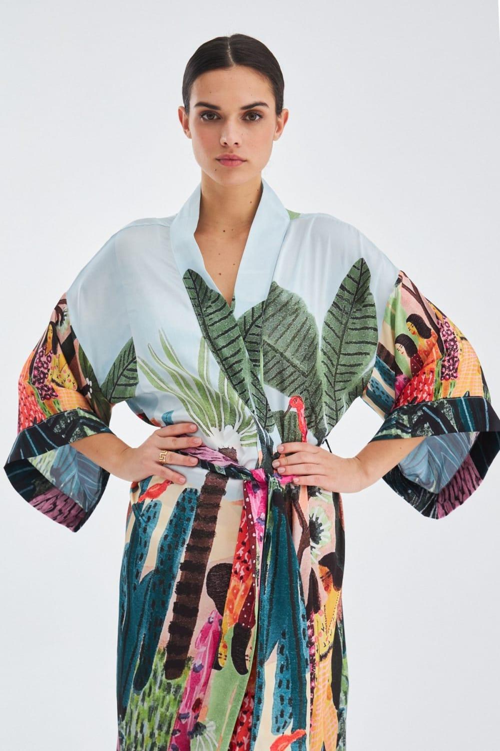 Peraluna-Kauri̇ Tropik Desenli Bilek Hizası Saten Kadın Kimono-Kimono-3-Milagron.com
