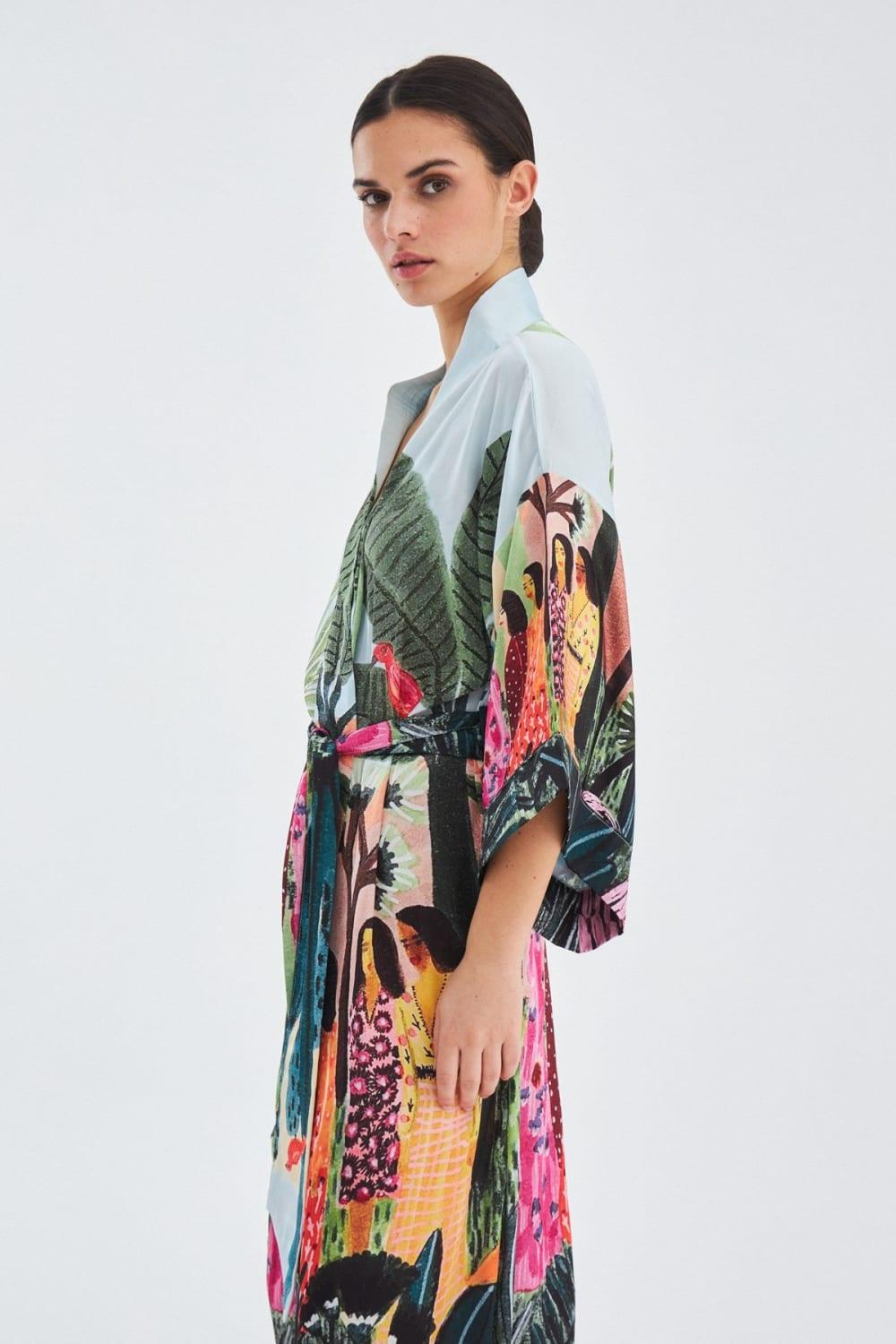 Peraluna-Kauri̇ Tropik Desenli Bilek Hizası Saten Kadın Kimono-Kimono-4-Milagron.com