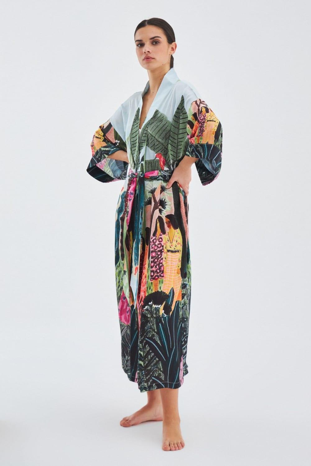 Peraluna-Kauri̇ Tropik Desenli Bilek Hizası Saten Kadın Kimono-Kimono-6-Milagron.com