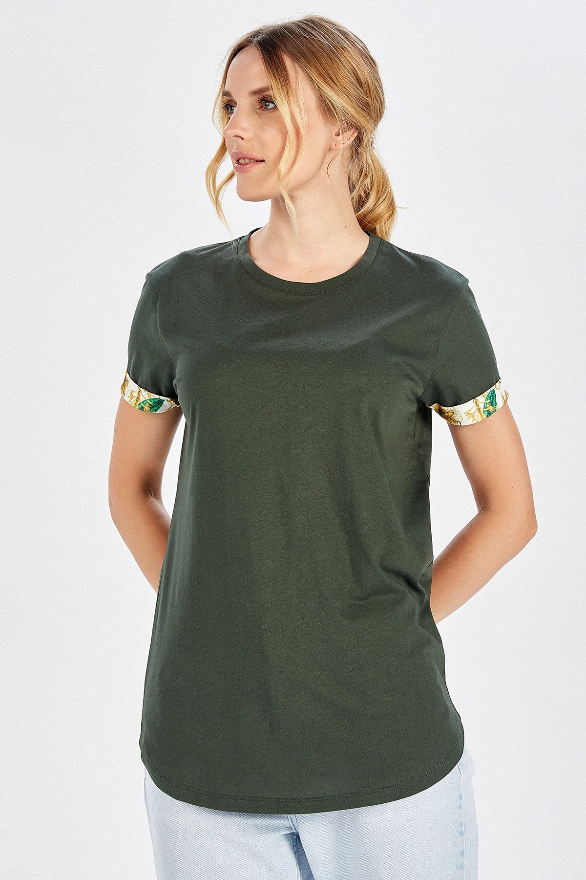 Peraluna-Kol Ucu Desenli Uzun Beyaz Pamuklu Kadın T Shirt-T-Shirts-3-Milagron.com