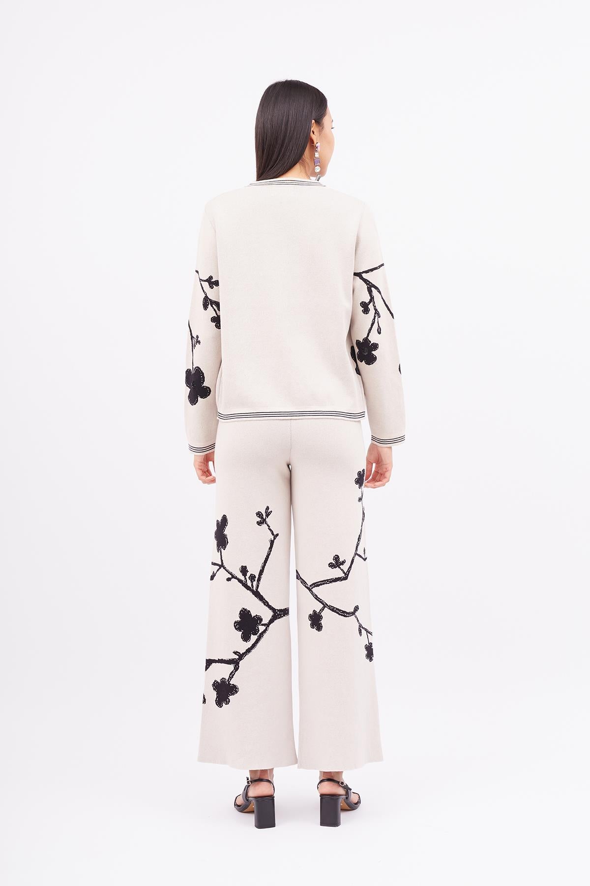 Peraluna-Lady Sakura Jacket Sakura Desen Komfort Fit Kadın Triko Ceket Bej-Ceket-8-Milagron.com