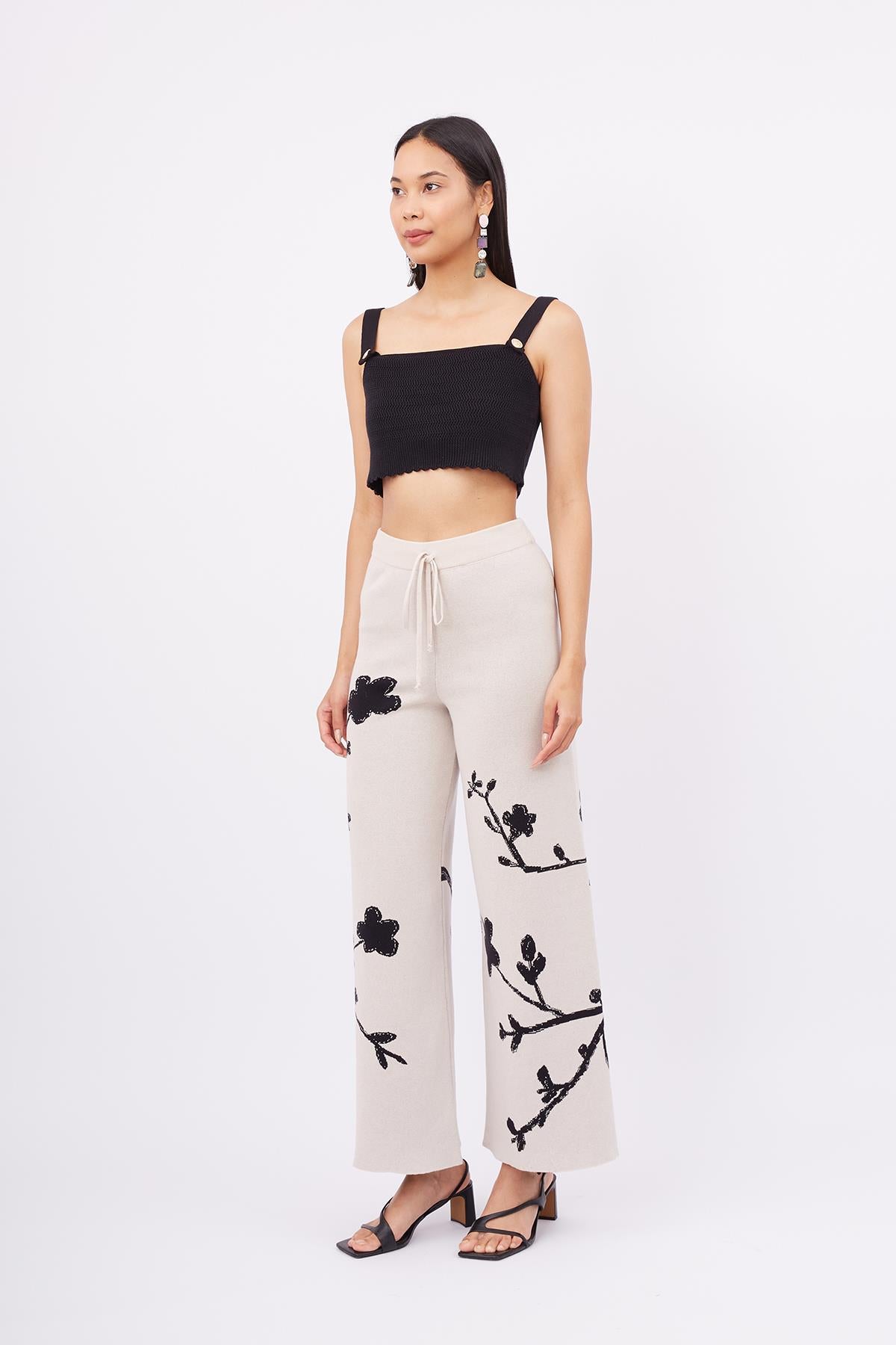 Peraluna-Lady Sakura Trouser Sakura Desen Yüksek Bel Rahat Kesim Beli Lastikli Kadın Triko Pantolon Bej-Pantolon-6-Milagron.com