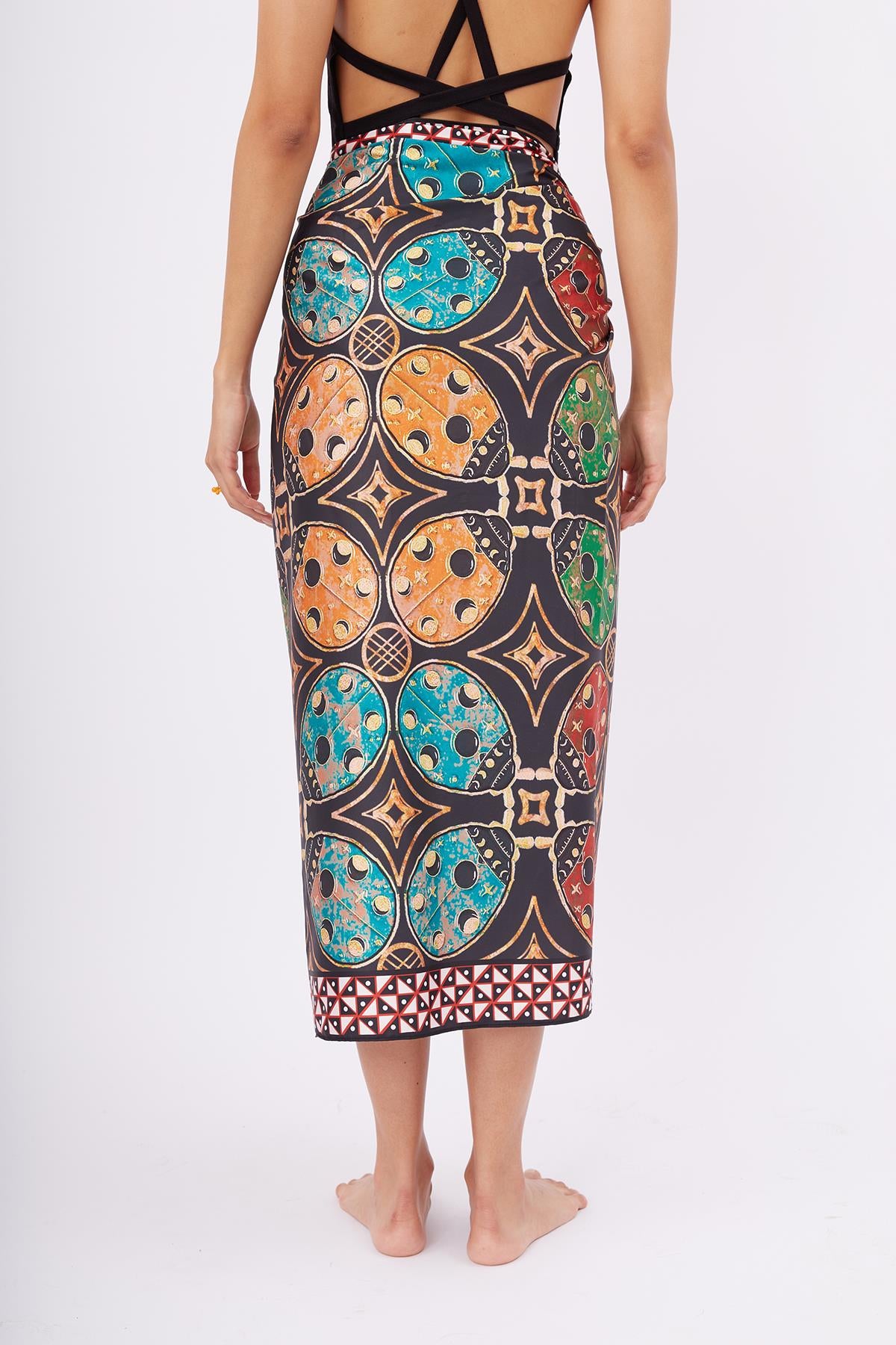 Peraluna-Ladybug Scarfe Uğurböceği Baskılı Saten Eşarp çok Renkli-Eşarp-8-Milagron.com