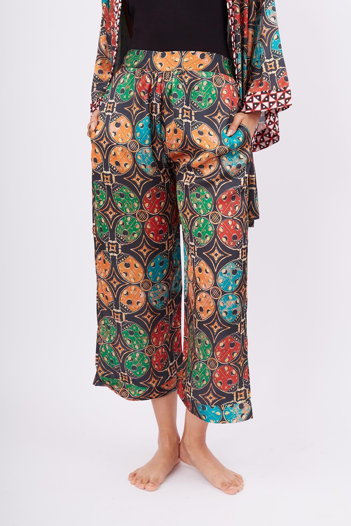 Peraluna-Ladybug Trouser Uğur Böceği Baskılı Kadın Triko Pantolon Çok Renkli-Pantolon-2-Milagron.com