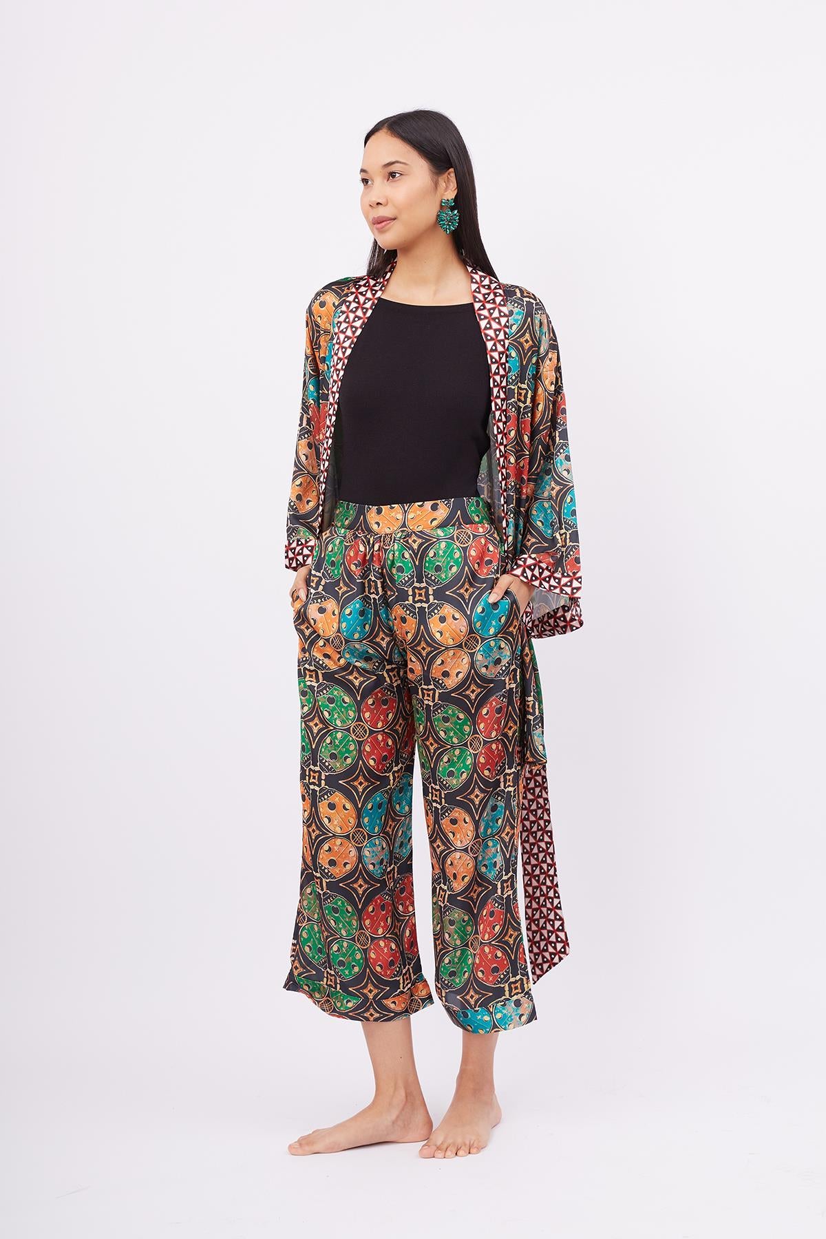 Peraluna-Ladybug Trouser Uğur Böceği Baskılı Kadın Triko Pantolon Çok Renkli-Pantolon-6-Milagron.com