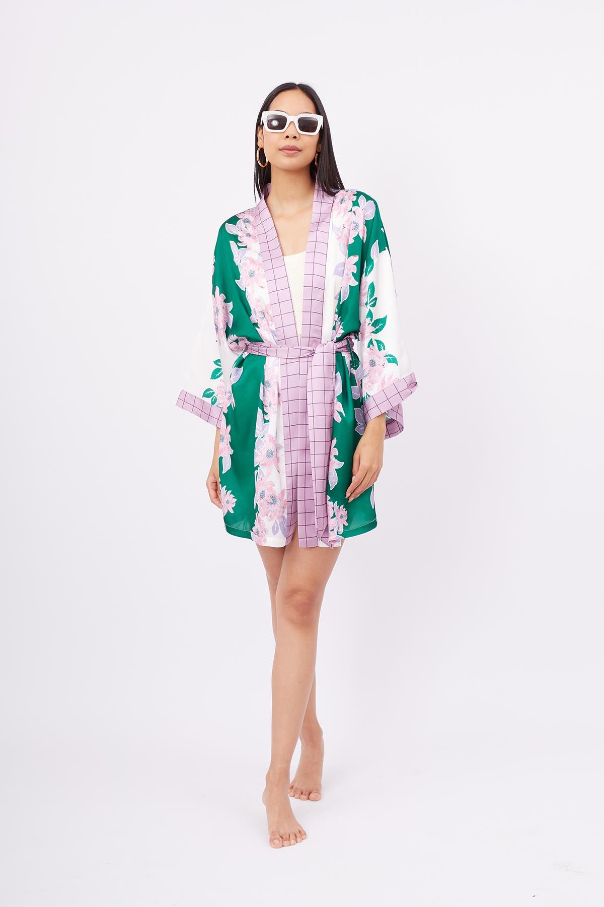Peraluna-Lilac Charm Short Kimono çiçek Baskılı 90 Cm Saten Kısa Kadın Kimono Yeşil/Pembe-Kimono-1-Milagron.com