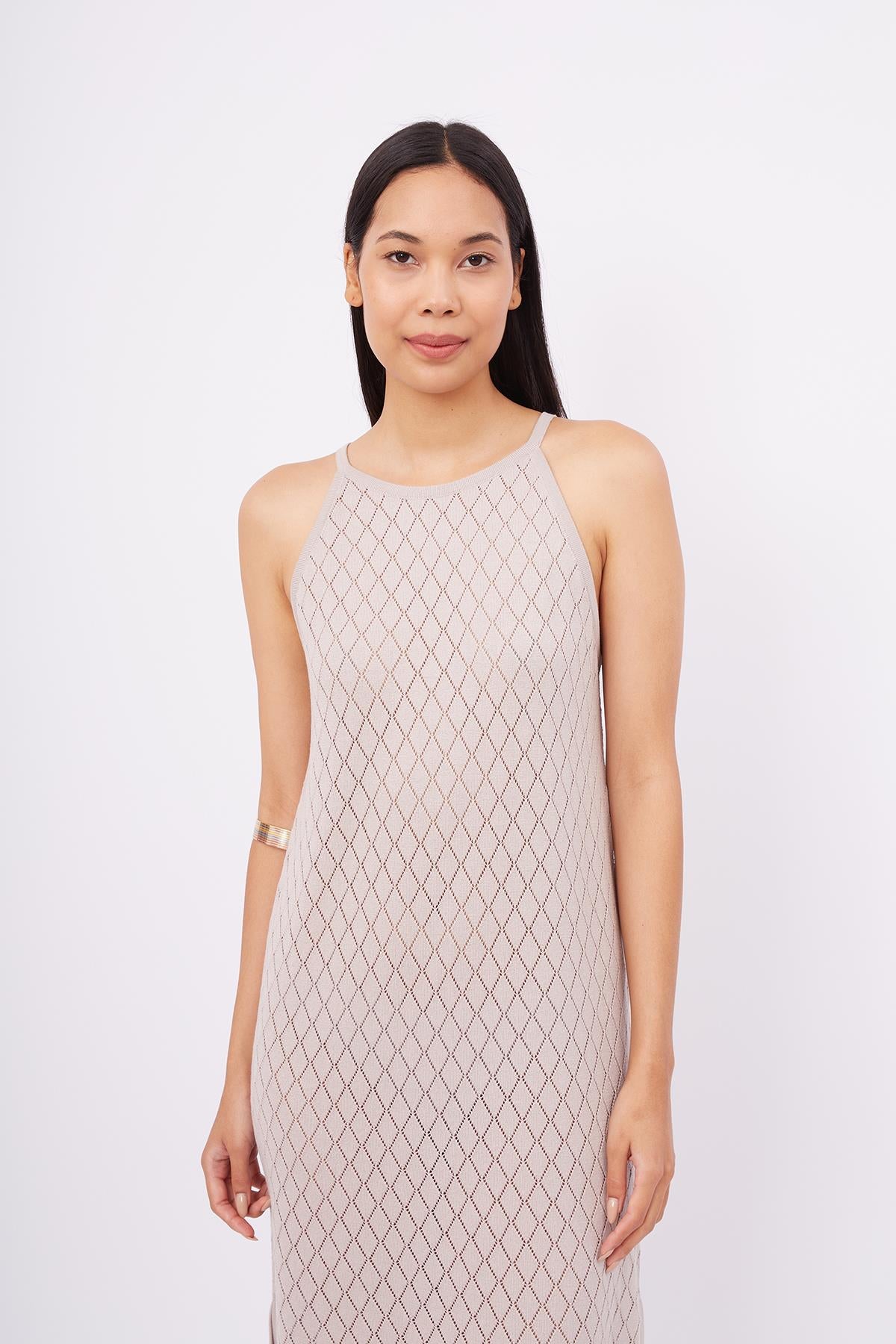 Peraluna-Lisa Dress Ajur örgü Dar Kesim Halter Yaka Arkası Bağcıklı Uzun Kadın Triko Elbise Taş-Elbise-5-Milagron.com