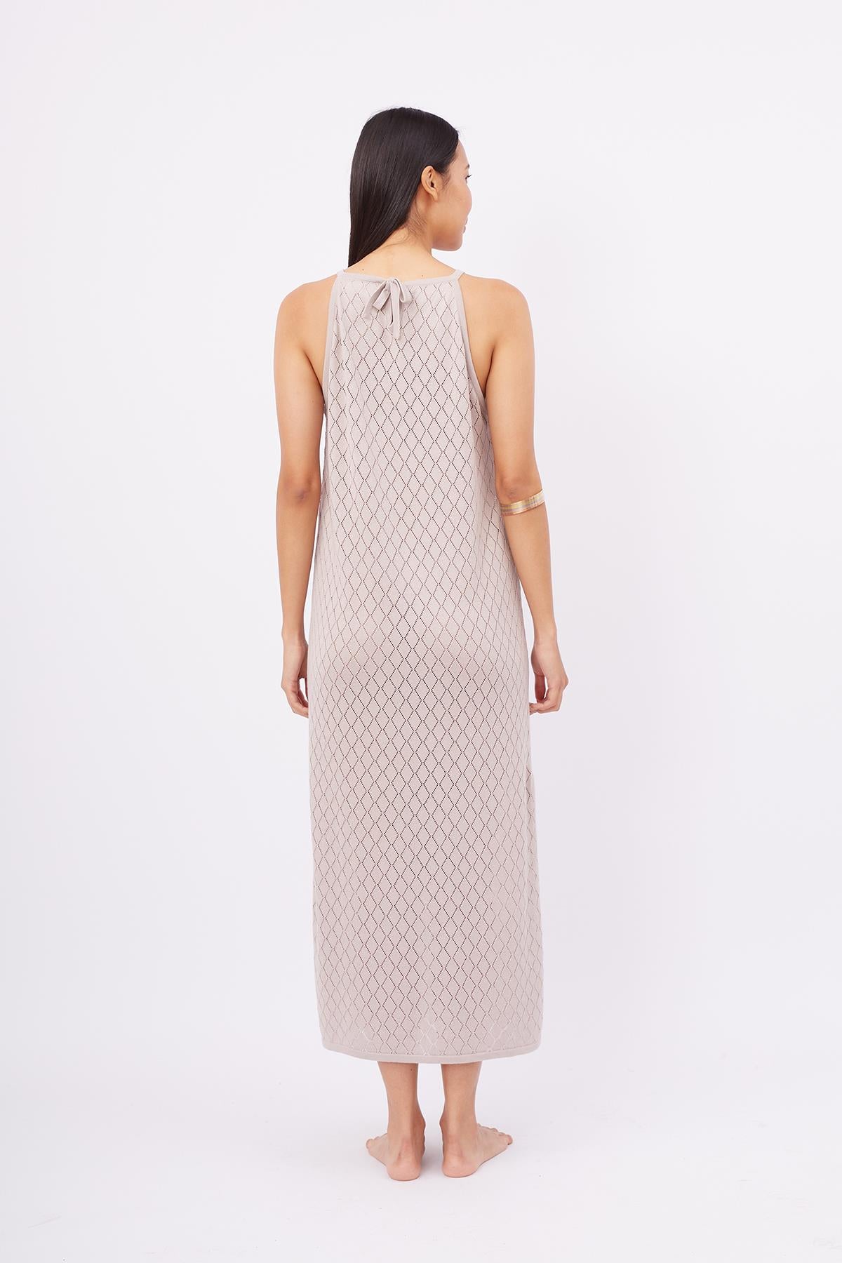 Peraluna-Lisa Dress Ajur örgü Dar Kesim Halter Yaka Arkası Bağcıklı Uzun Kadın Triko Elbise Taş-Elbise-8-Milagron.com