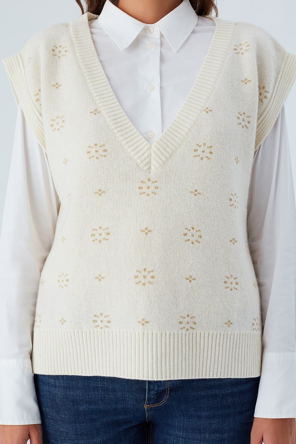 Peraluna-Lulu Vest Simli Kar Taneli Yanları Düğmeli V Yaka Kadın Triko Süveter Ekru-Kazak & Triko-3-Milagron.com