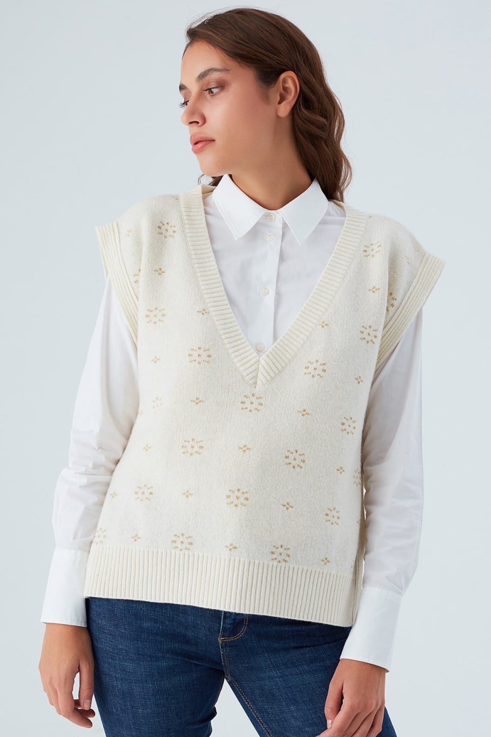 Peraluna-Lulu Vest Simli Kar Taneli Yanları Düğmeli V Yaka Kadın Triko Süveter Ekru-Kazak & Triko-4-Milagron.com