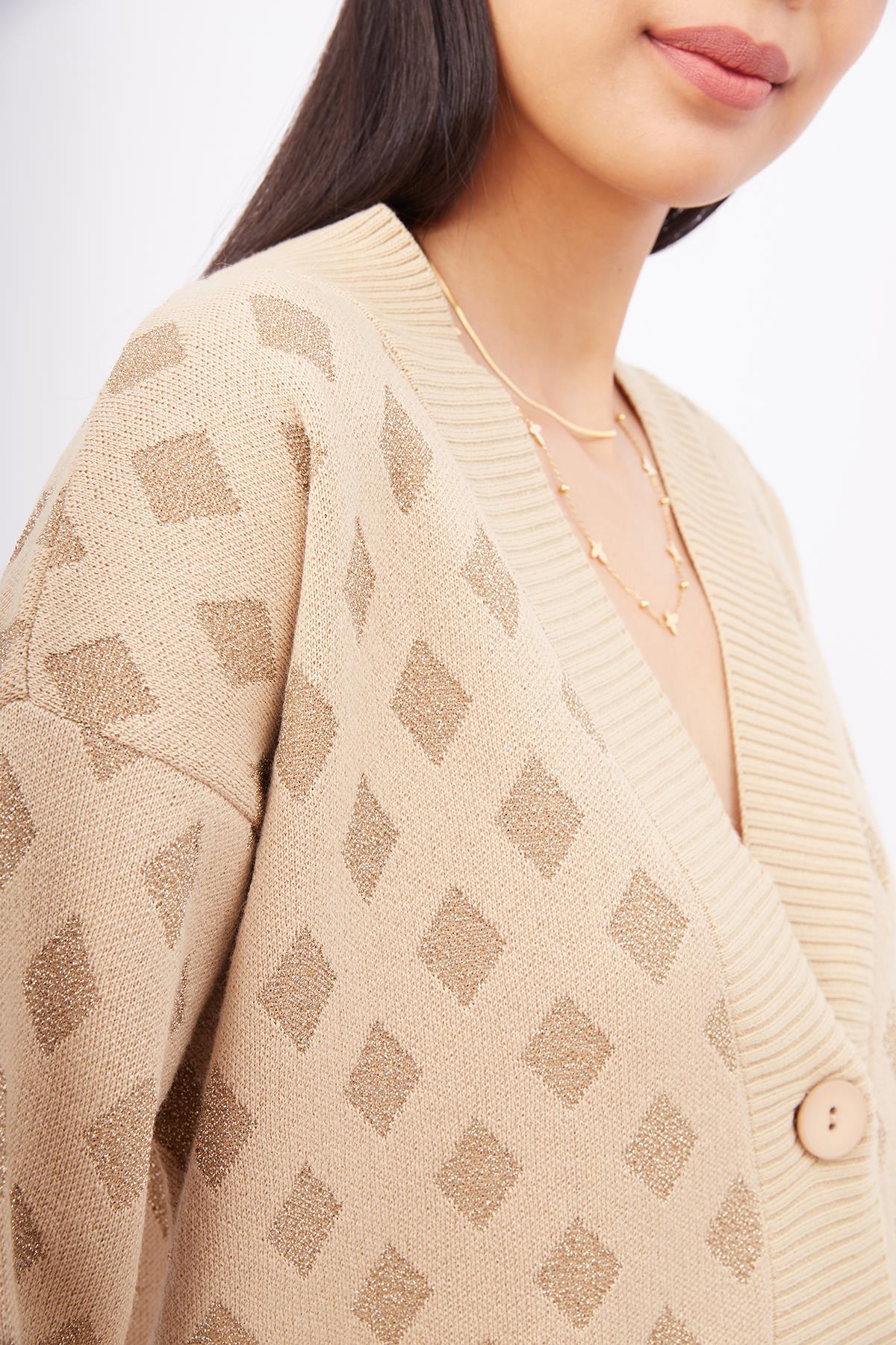 Peraluna-Madrigal Jacket Simli Diamond Desenli Geniş Kalıp Kadın Triko Hırka Bej-Kazak & Triko-4-Milagron.com