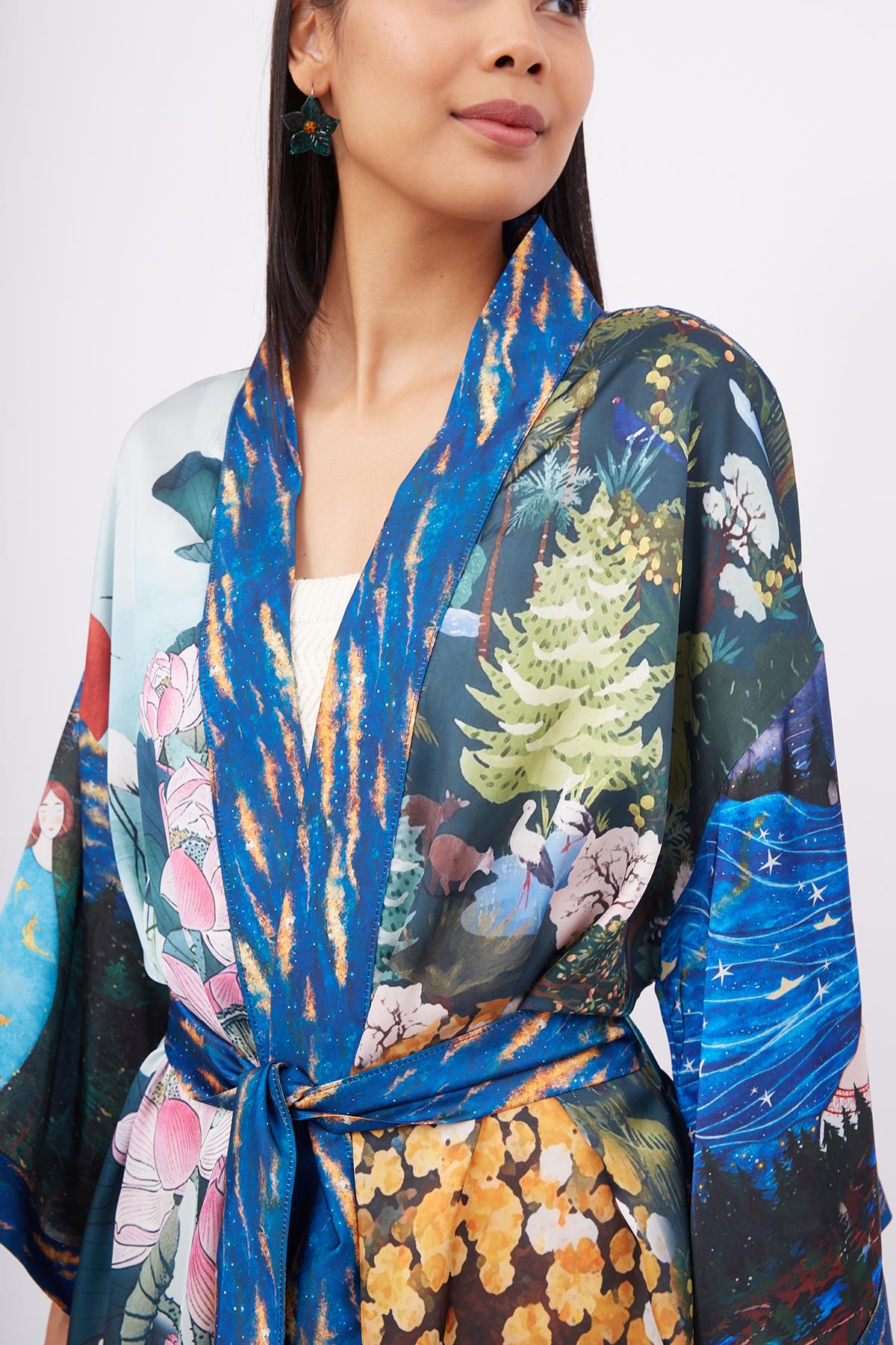 Peraluna-Magic Moments Long Kimono Anne Kız Baskılı 125 Cm Uzun Saten Kadın Kimono-Kimono-4-Milagron.com