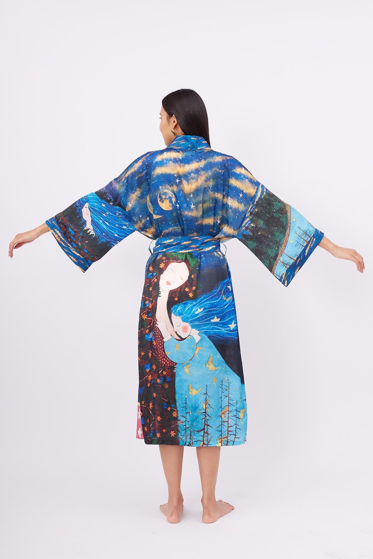 Peraluna-Magic Moments Long Kimono Anne Kız Baskılı 125 Cm Uzun Saten Kadın Kimono-Kimono-5-Milagron.com
