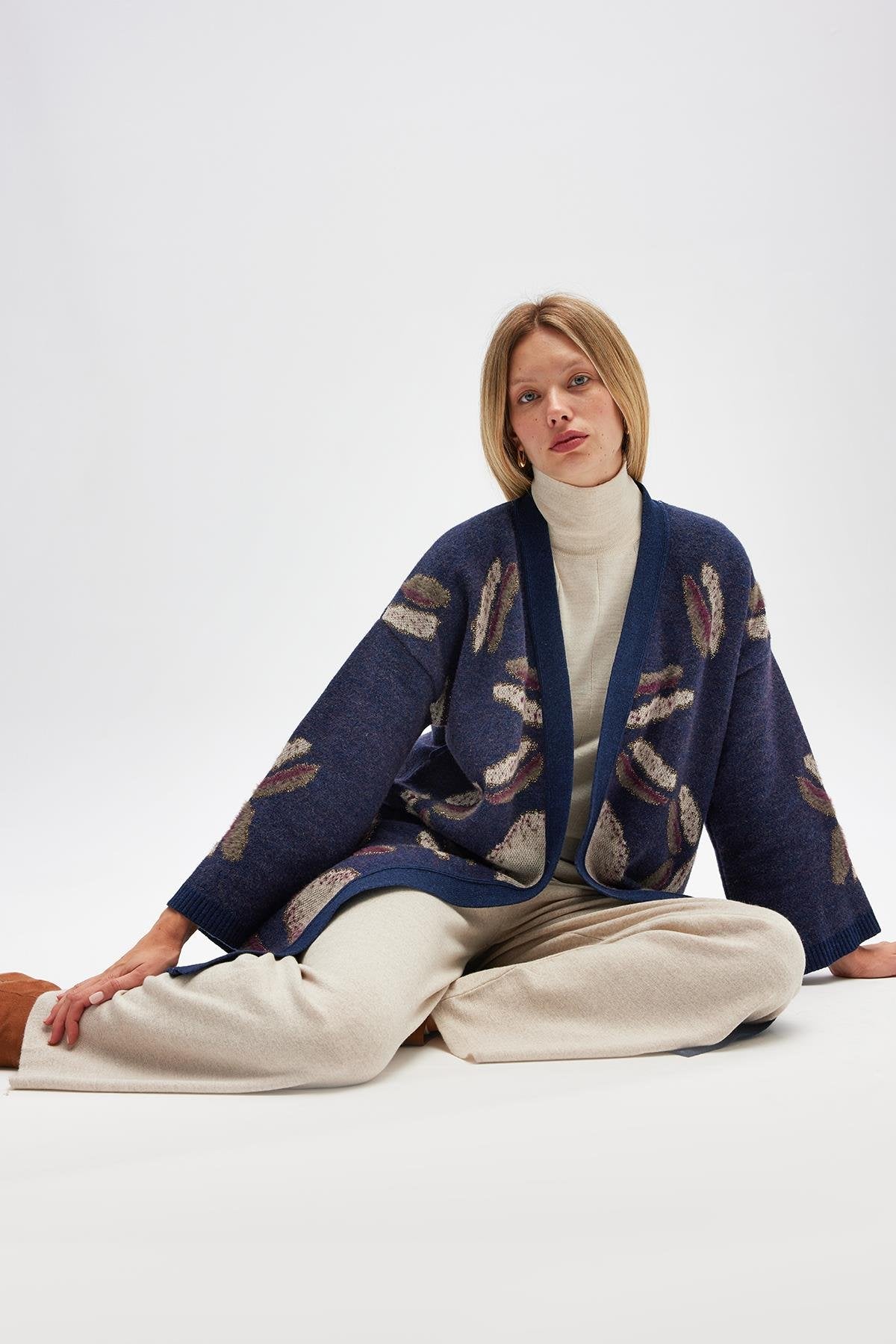 Peraluna-Makoya Desenli Kadın Triko Kimono Indigo Multi-Kimono-6-Milagron.com