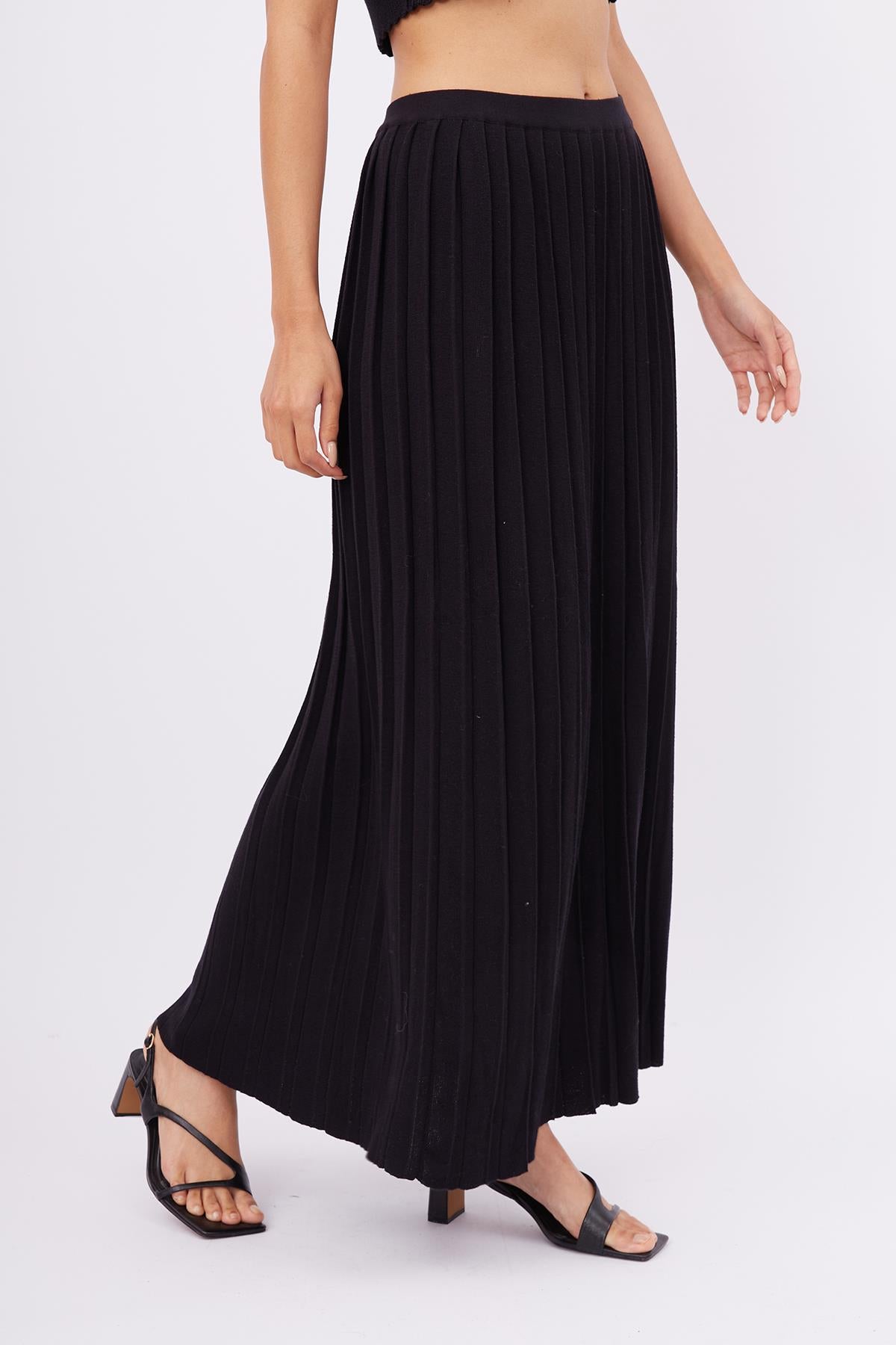 Peraluna-Maxi Skirt Maxi Boy Pileli Kadın Triko Etek Siyah-Etek-4-Milagron.com