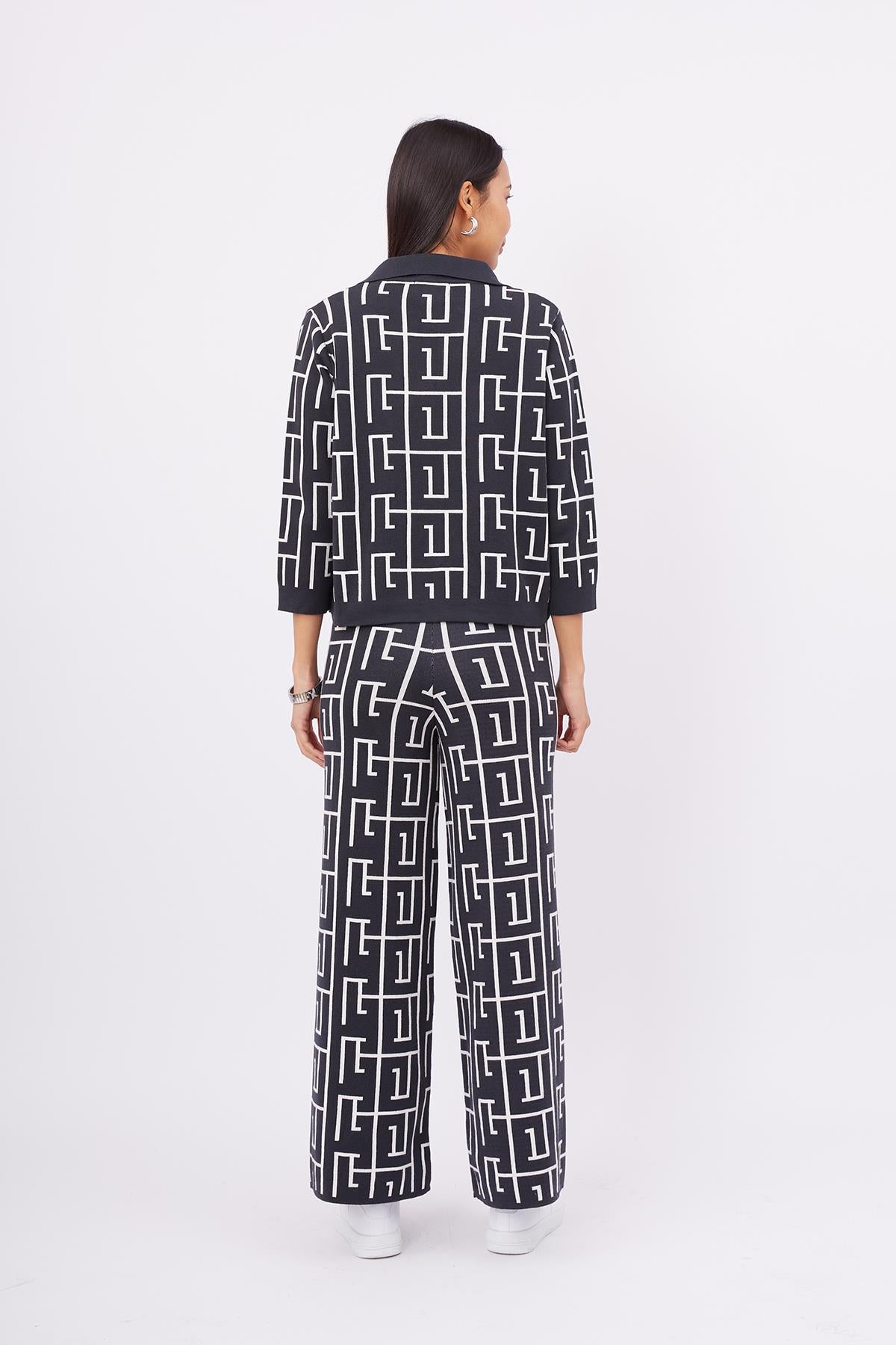 Peraluna-Maze Blouse Labirent Desen Crop Kesim Polo Yaka Kadın Triko Bluz Antrasit/Ekru-Bluz-7-Milagron.com