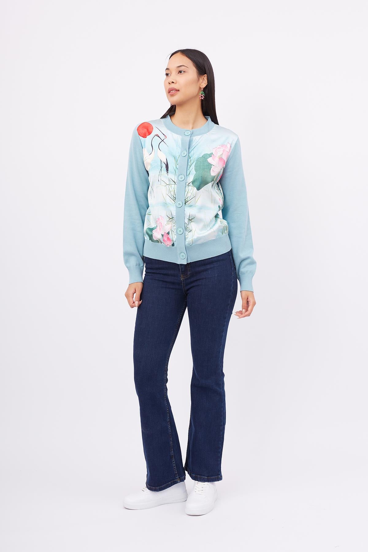 Peraluna-Melinda Cardigan Önü Saten üstüne Baskılı Standart Fit O Yaka Kadın Triko Hırka Toz Mavi-Kazak & Triko-6-Milagron.com