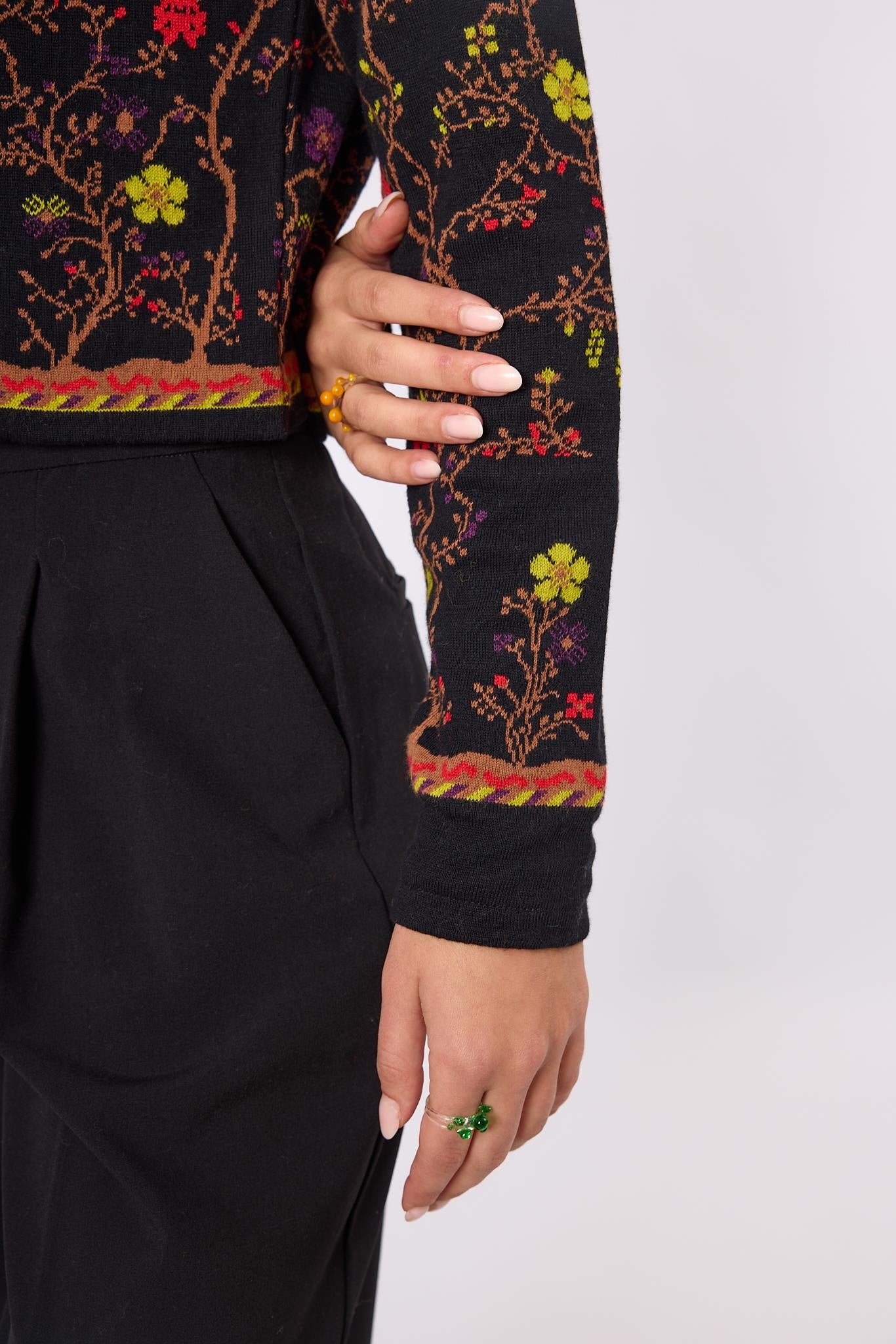 Peraluna-Nostalgia Çiçek Desenli Kadın Krop Hırka Siyah/Multi-Kazak & Triko-7-Milagron.com