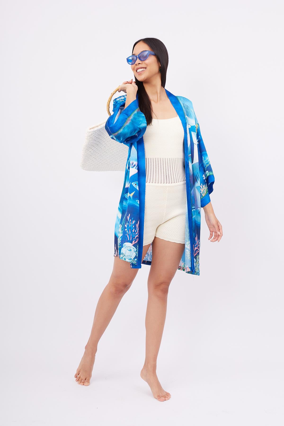 Peraluna-Ocean Story Short Kimono Balık Kuş Ve Kız çocuk Baskılı 90 Cm Kısa Saten Kadın Kimono Deniz Mavisi-Kimono-6-Milagron.com