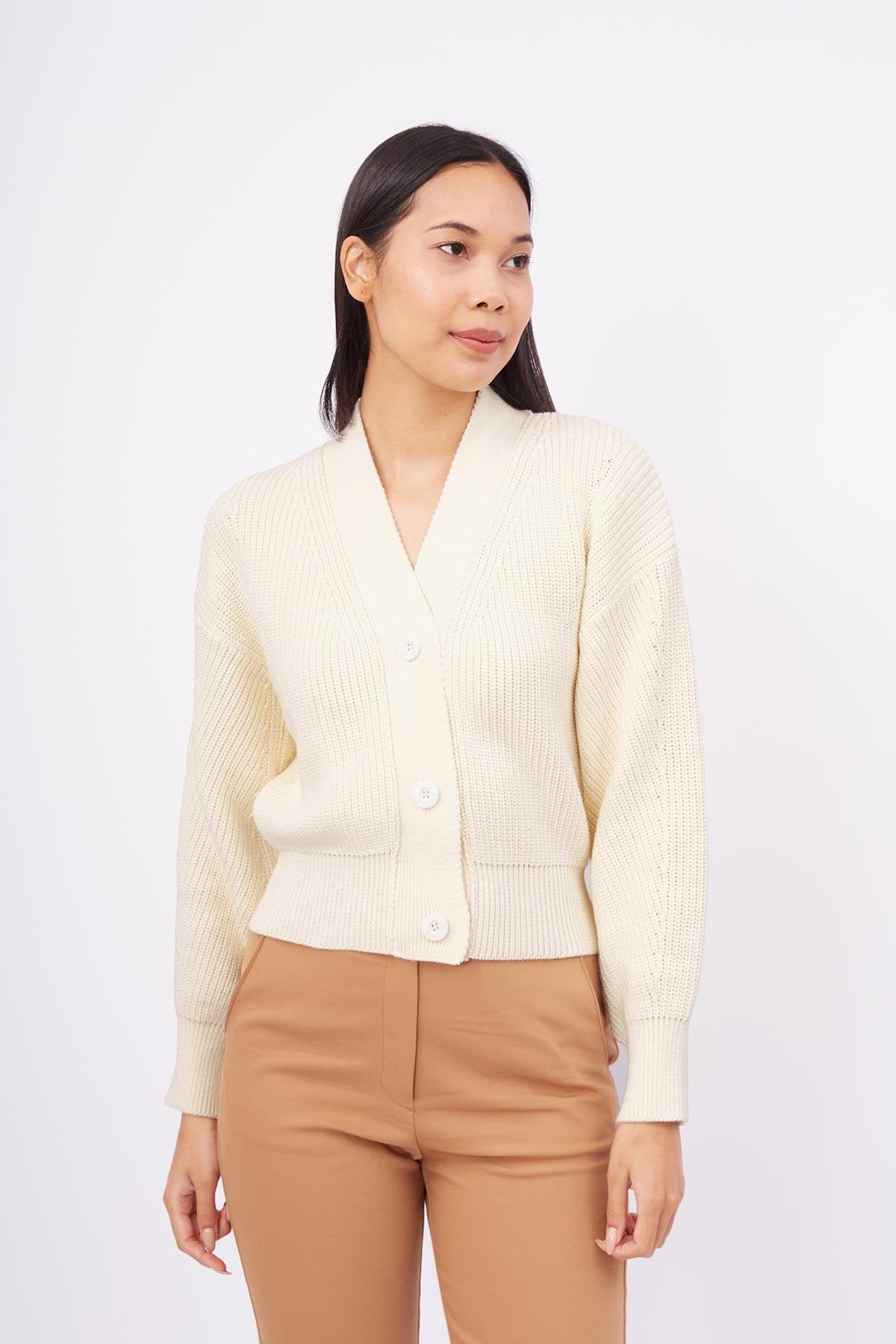 Peraluna-Olivia Cardigan Selanik Örgü %100 Pamuk V Yaka Kadın Triko Hırka Ekru-Kazak & Triko-5-Milagron.com