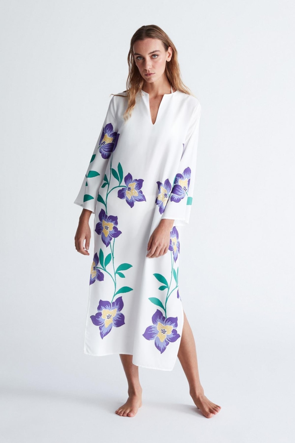 Peraluna-Petunia Caftan Çiçek Desen V Yaka Midi Boy Yırtmaçlı Kadın Kaftan -Kimono-1-Milagron.com